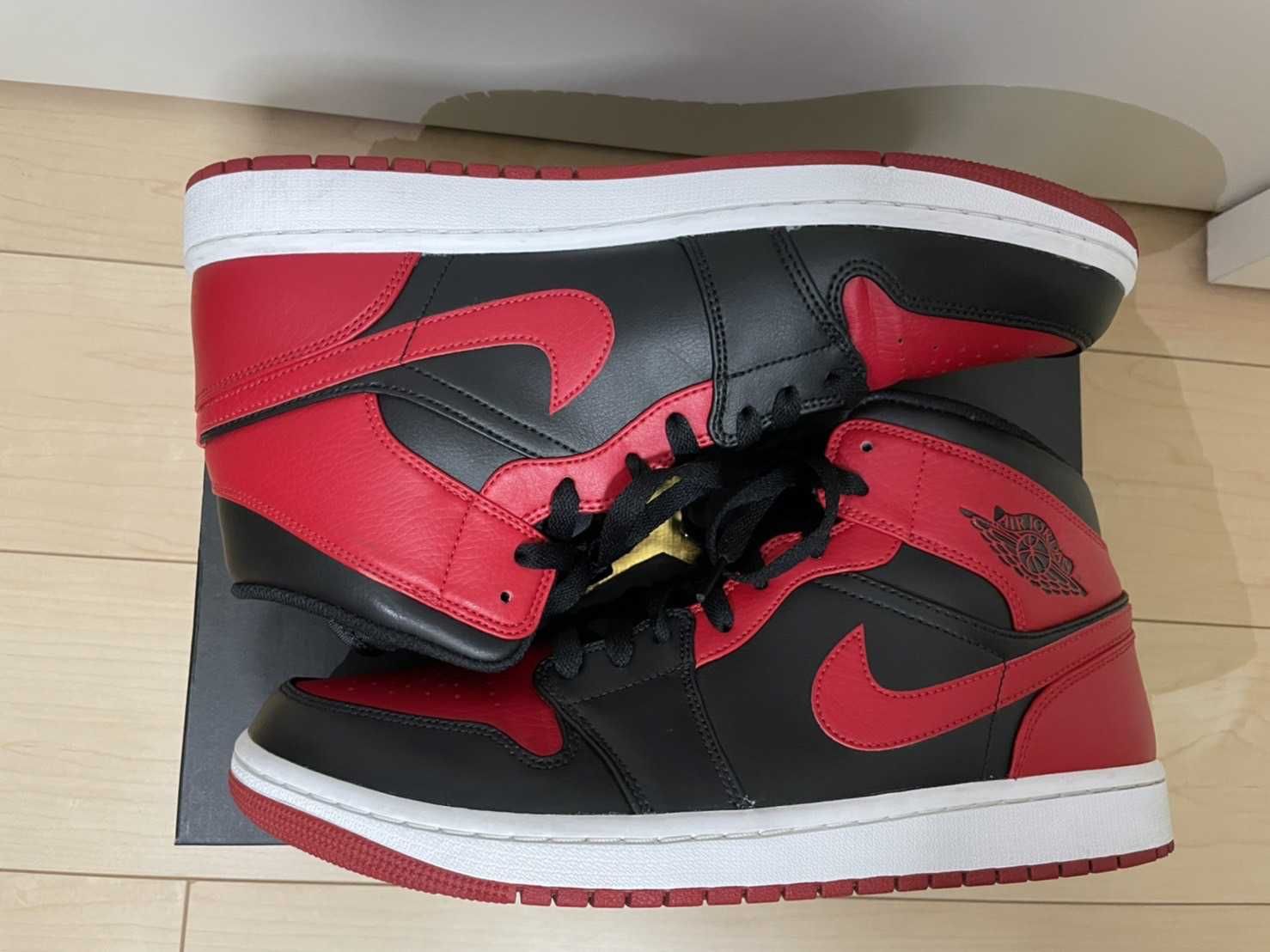 Nike Air Jordan 1 Mid "Bred"