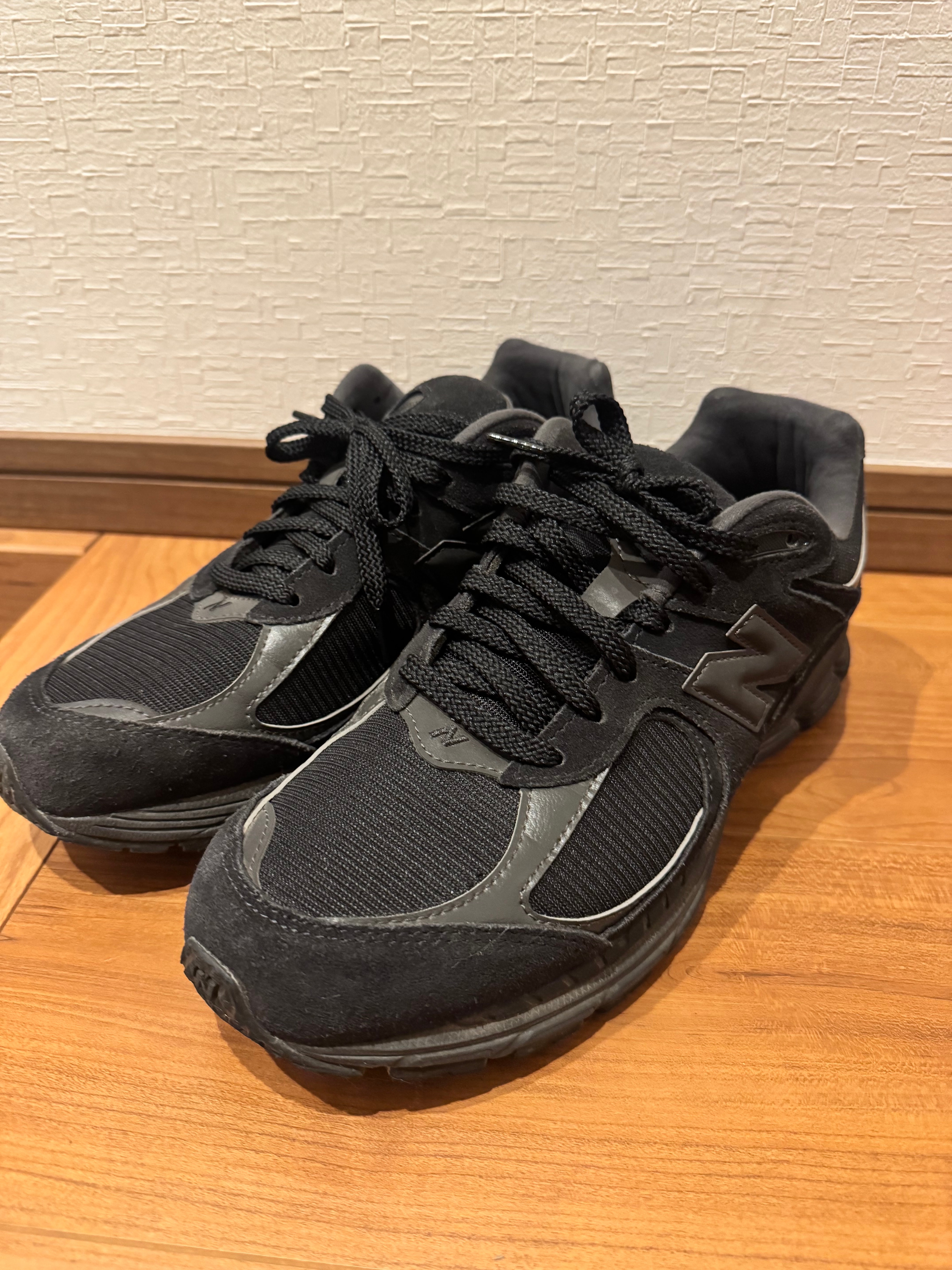 ニューバランス 2002R "トリプルブラック"