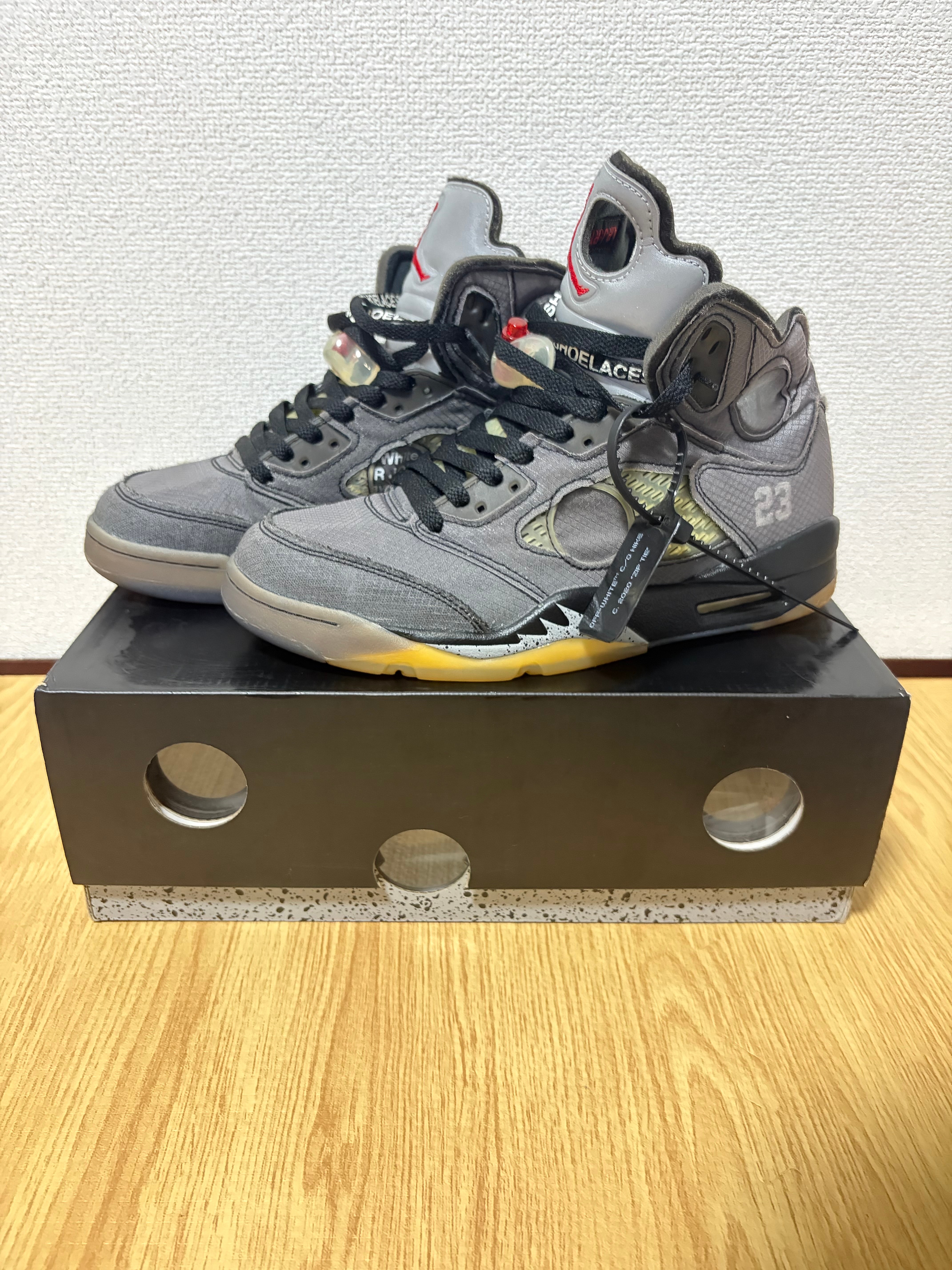 Off-White × Nike Air Jordan 5 "Black/Muslin/Fire Red"