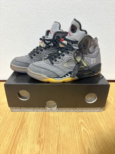 Off-White × Nike Air Jordan 5 "Black/Muslin/Fire Red"