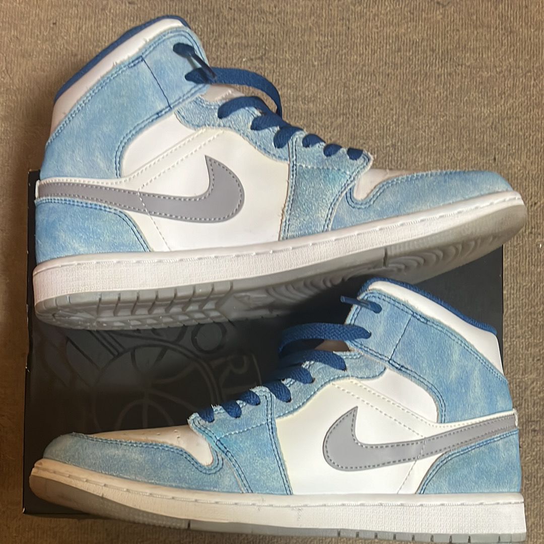 Nike Air Jordan 1 Mid SE "White/Hyper Royal/Red"