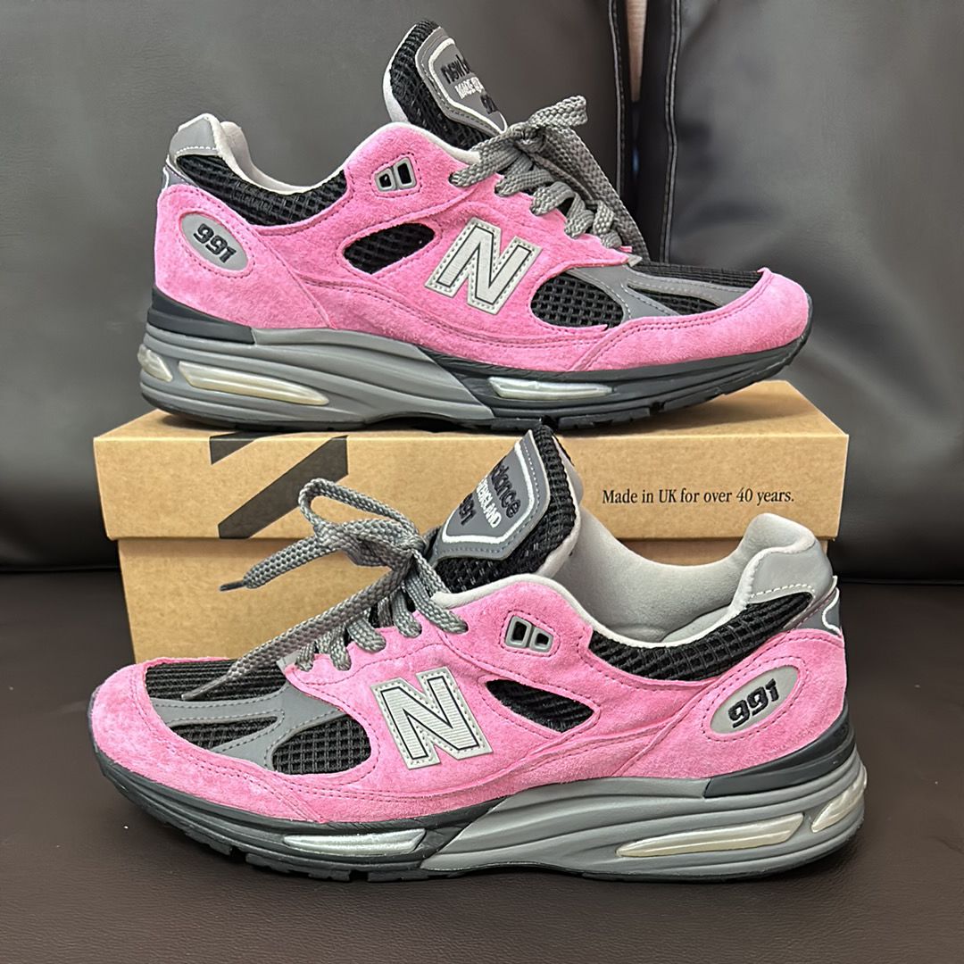 New Balance 991V2 "Black/Pink" (Japan Exclusive)