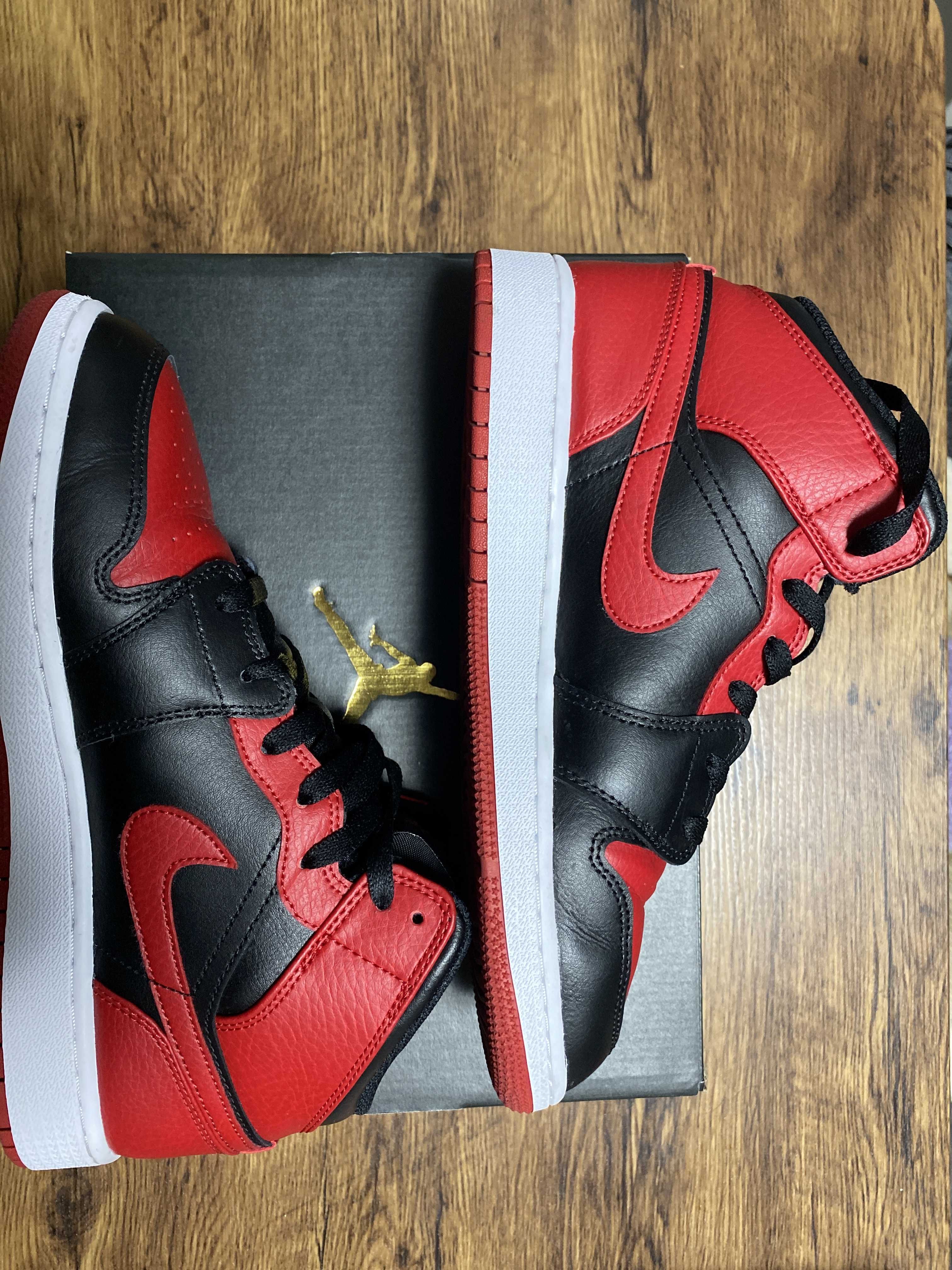 Nike GS Air Jordan 1 Mid "Bred"