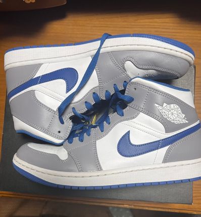 Nike Air Jordan 1 Mid "True Blue"