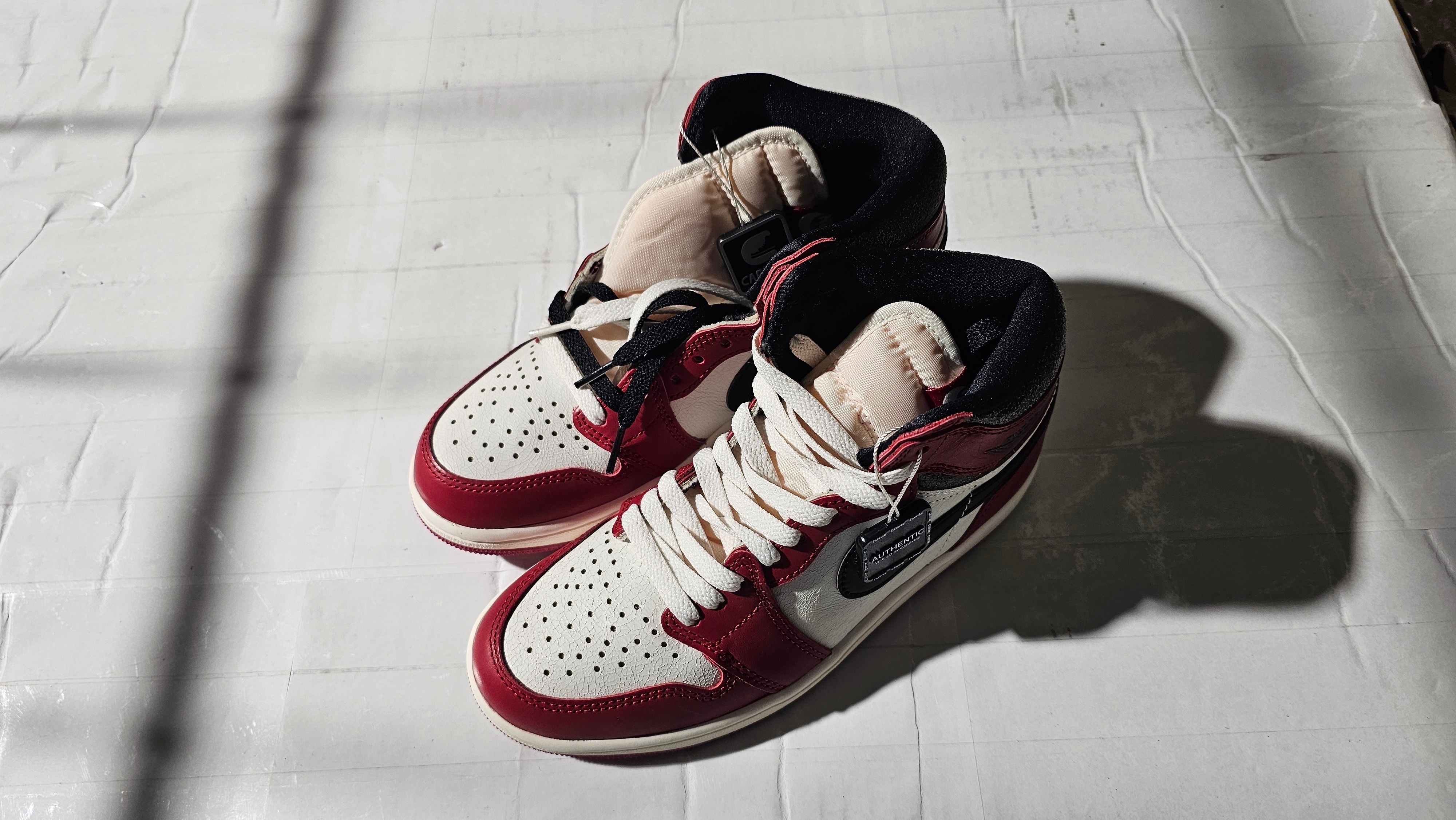 Nike Air Jordan 1 High OG "Lost & Found/Chicago"