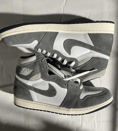 Nike Air Jordan 1 Retro High OG "Black and Smoke Grey"
