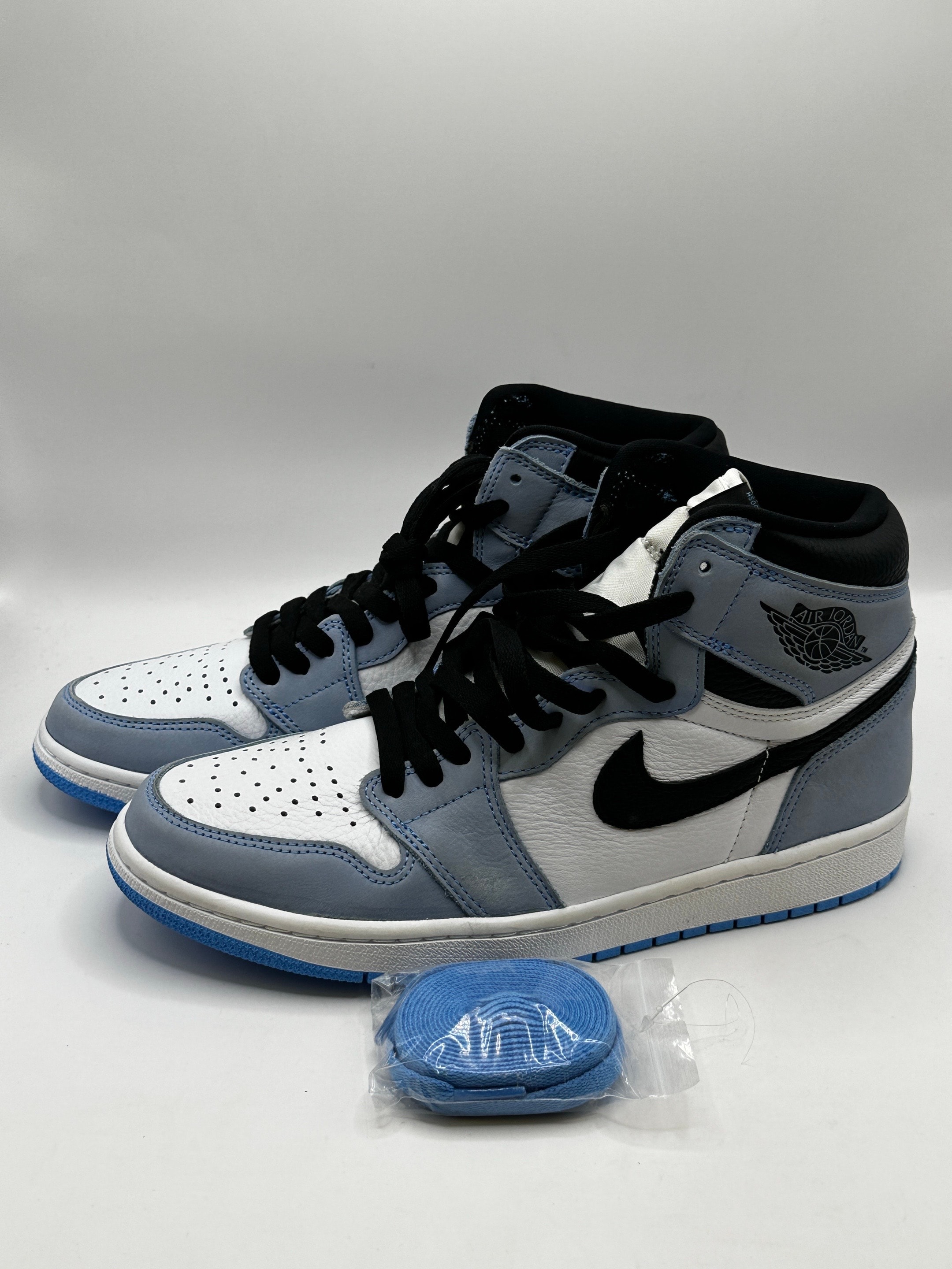 Nike Air Jordan 1 High OG "University Blue"