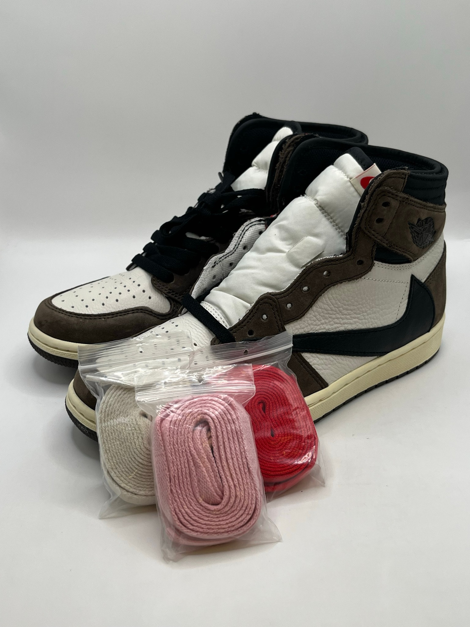 Travis Scott × Nike Air Jordan 1 Retro High OG TS SP "Sail/Dark Mocha"
