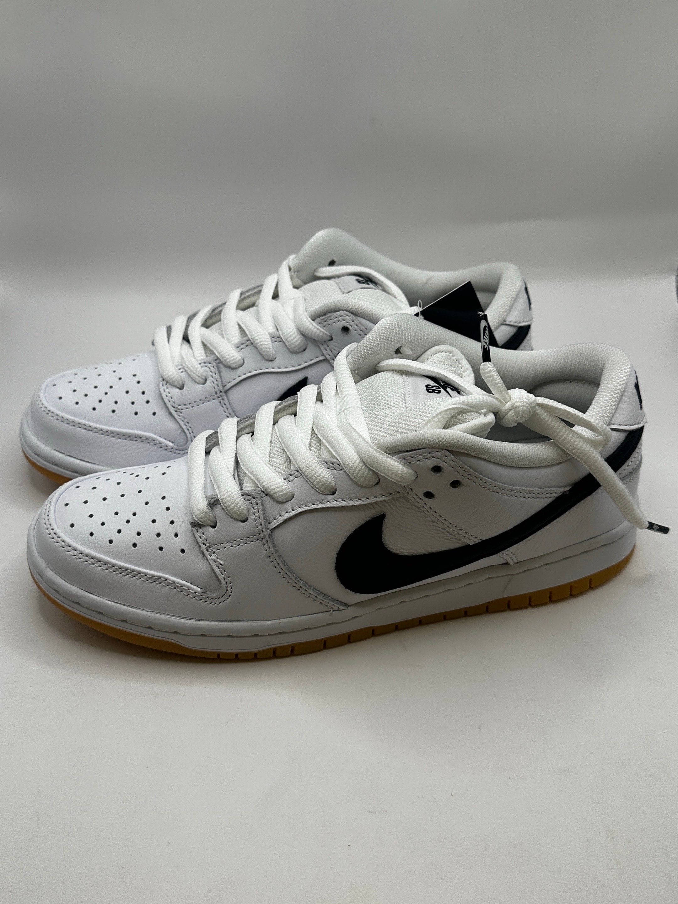 Nike SB Dunk Low Pro "White/Black-White-Gum Light Brown"