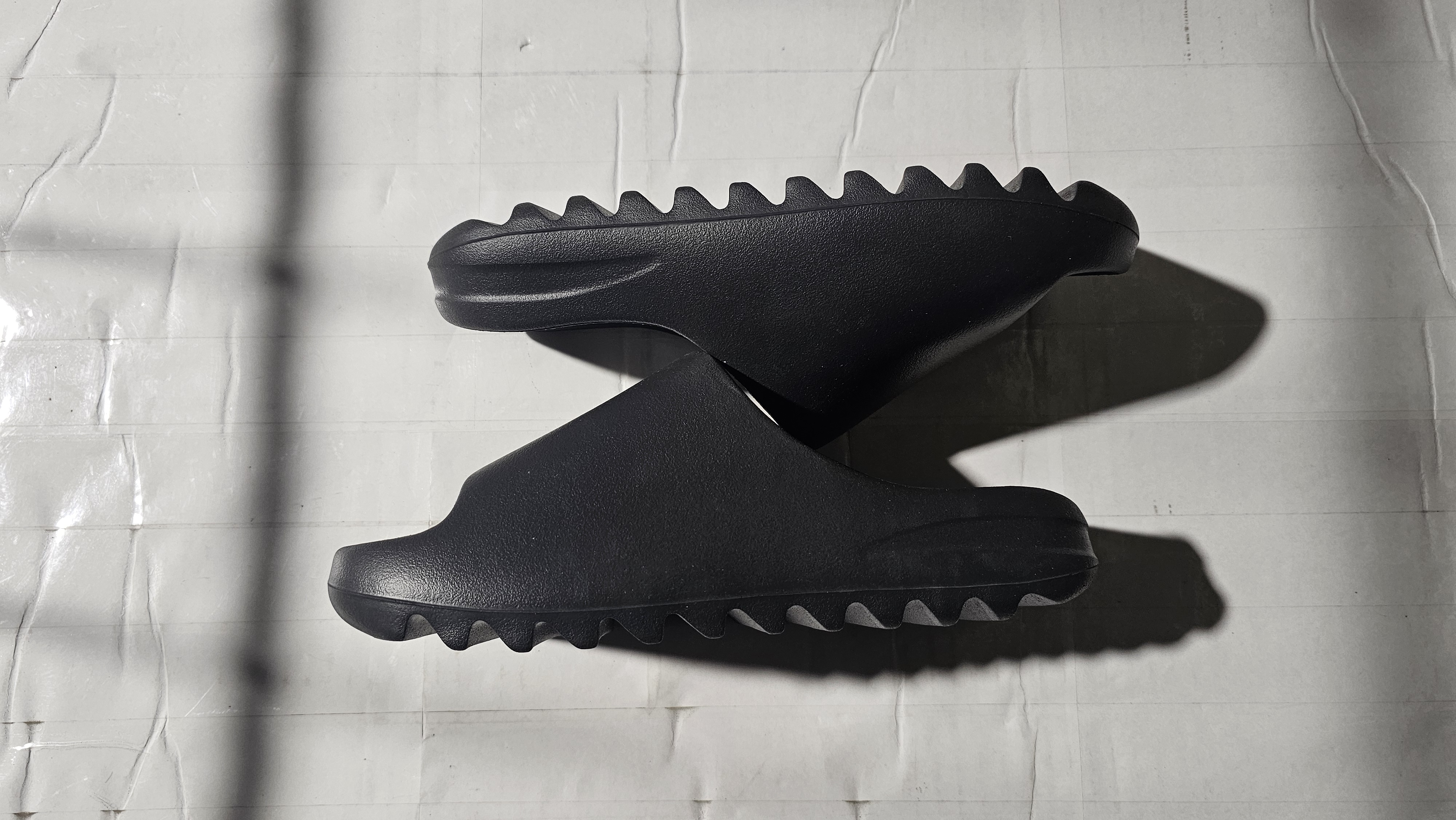 アディダス イージースライド "オニキス"