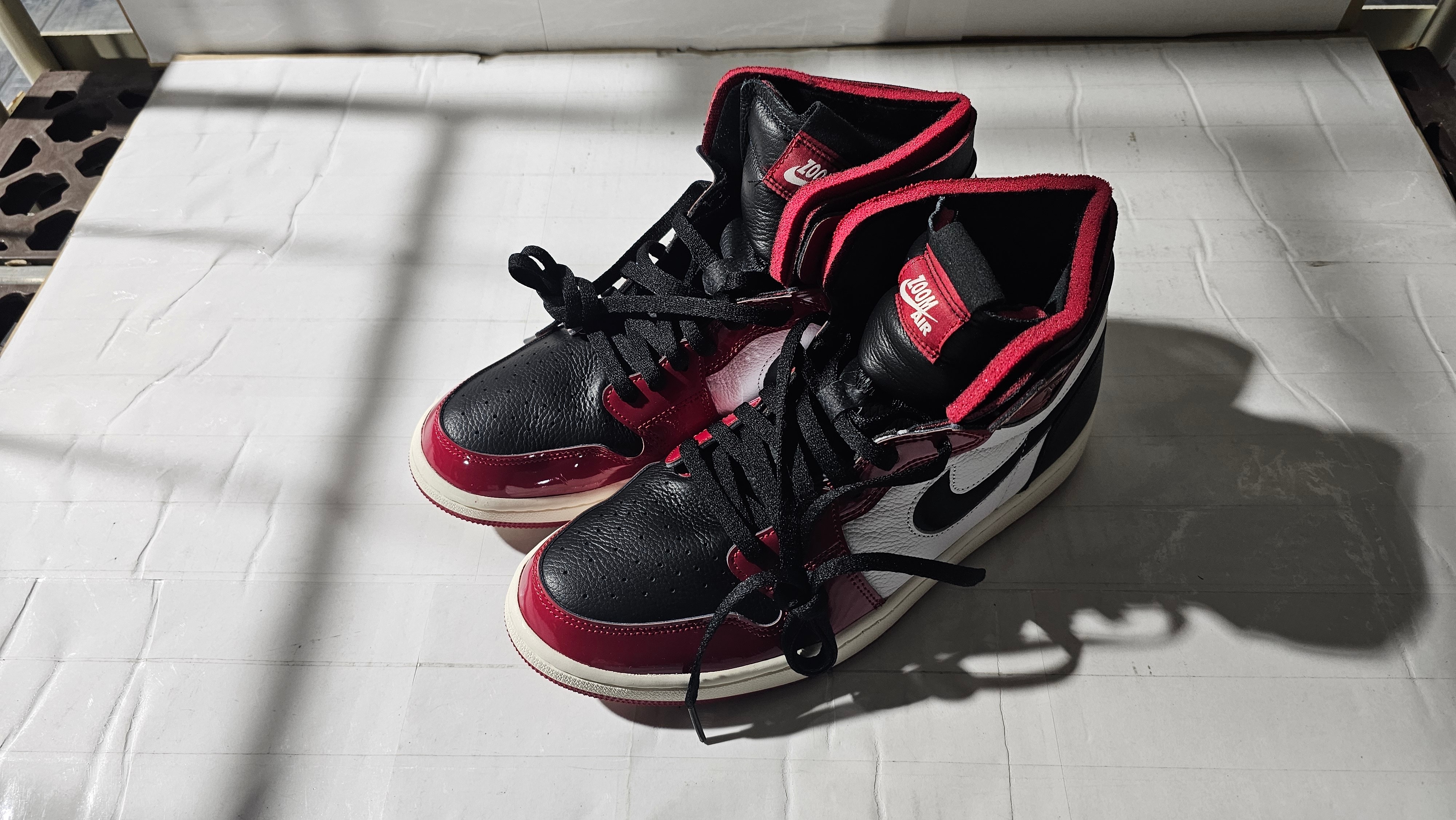 Nike Women's Air Jordan 1 High ZOOM "Chicago"