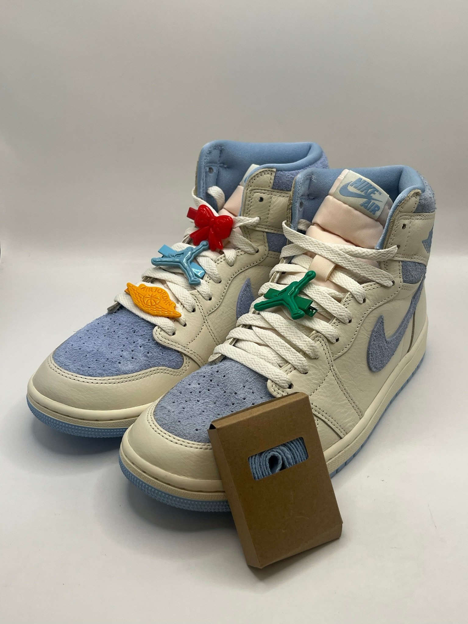 Nike Women's Air Jordan 1 High OG "Psychic Blue/Pale Ivory"