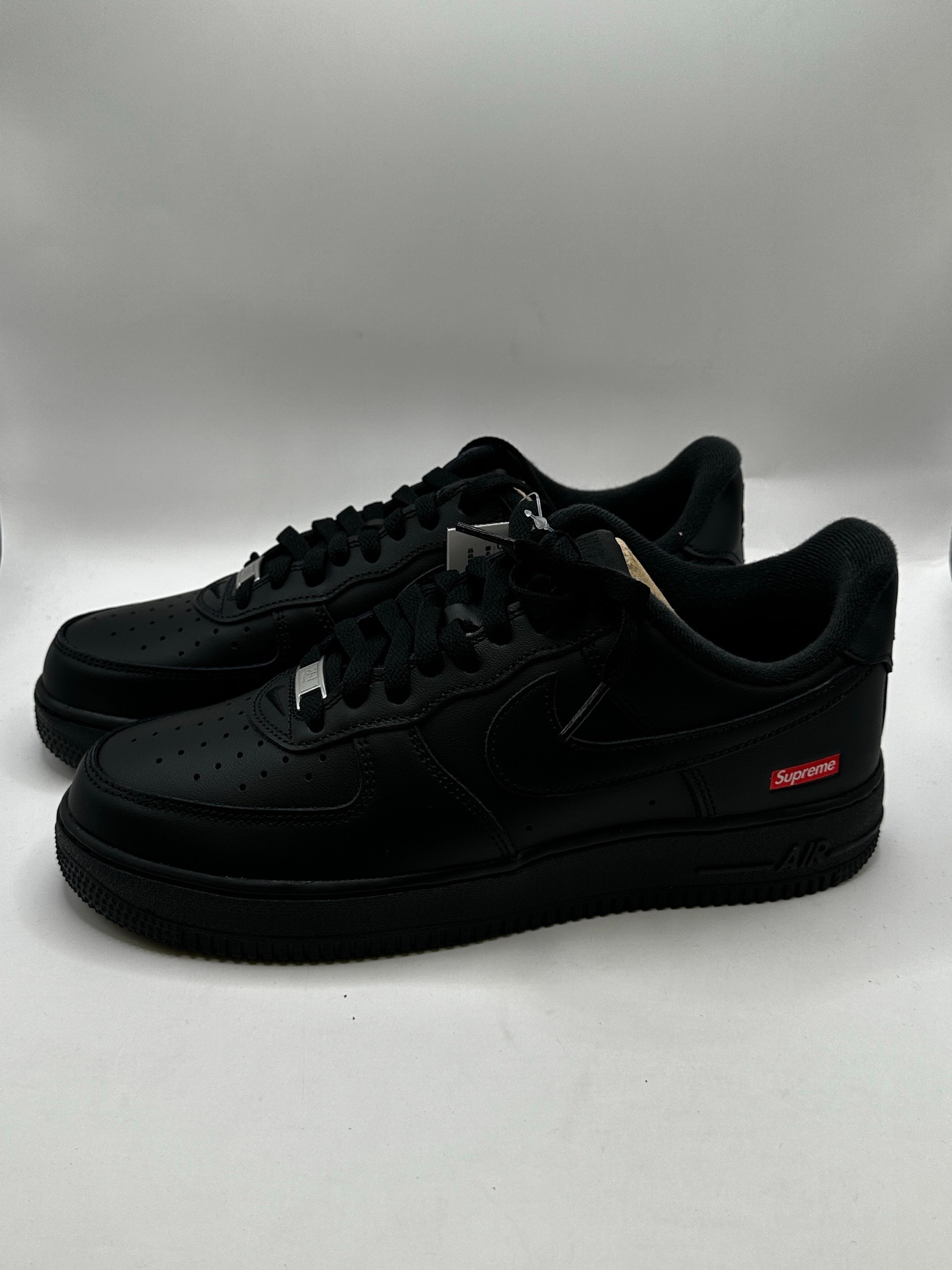 Supreme × Nike Air Force 1 Low "Black"