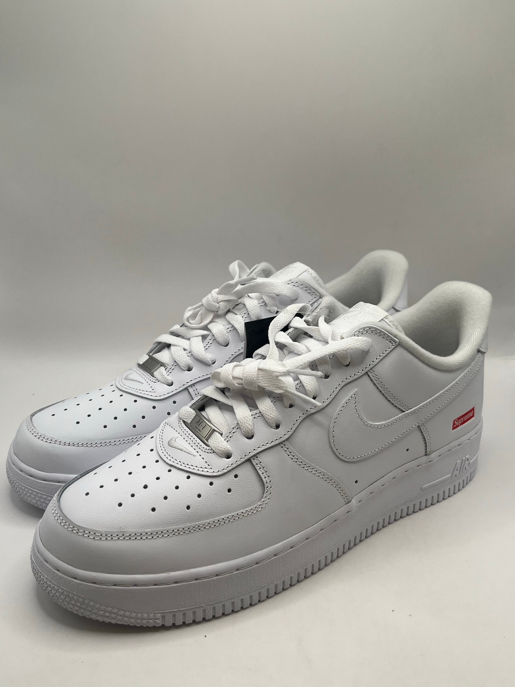 Supreme × Nike Air Force 1 Low "White"