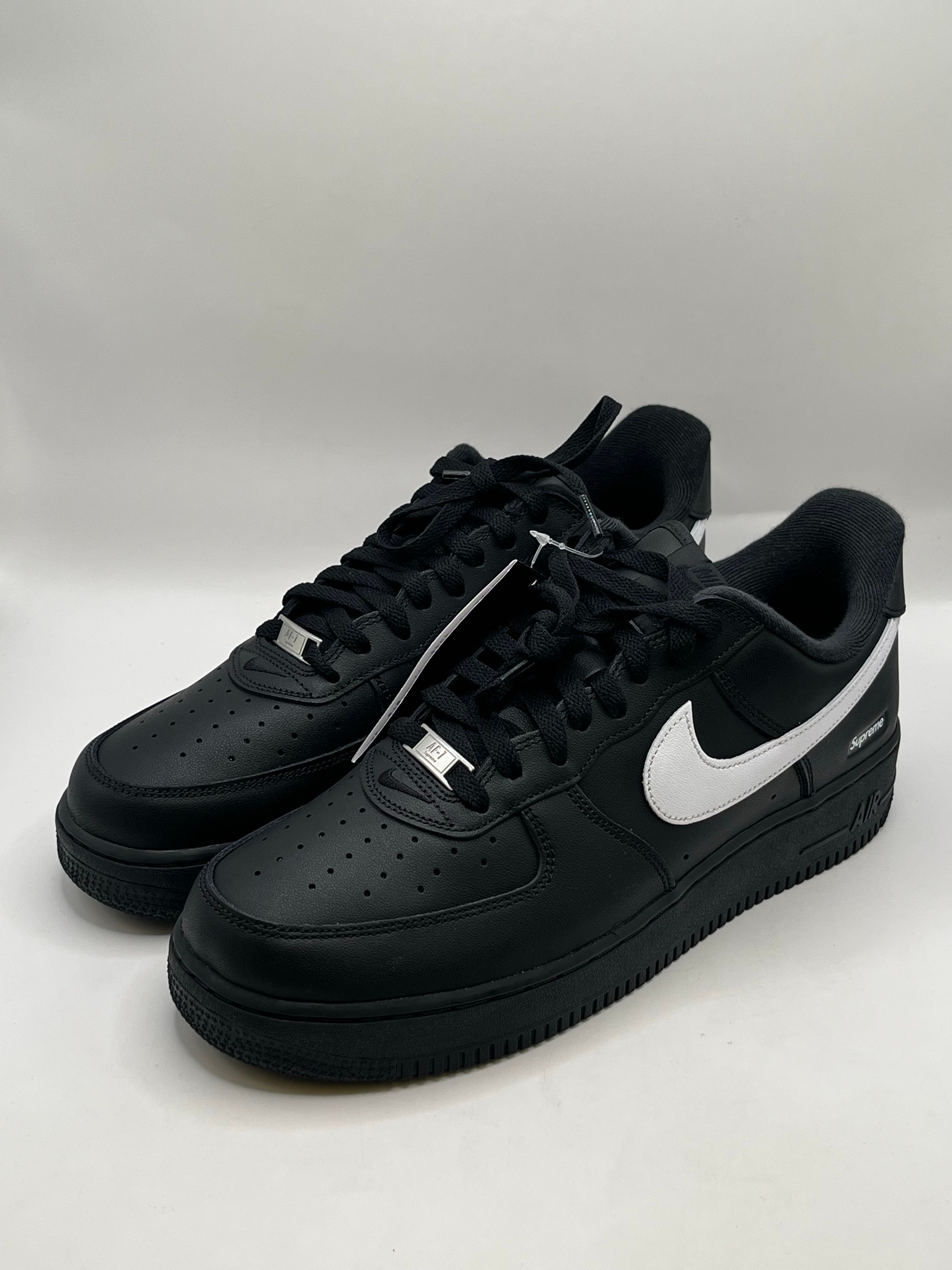 Supreme × Nike Air Force 1 Low "Black/White"