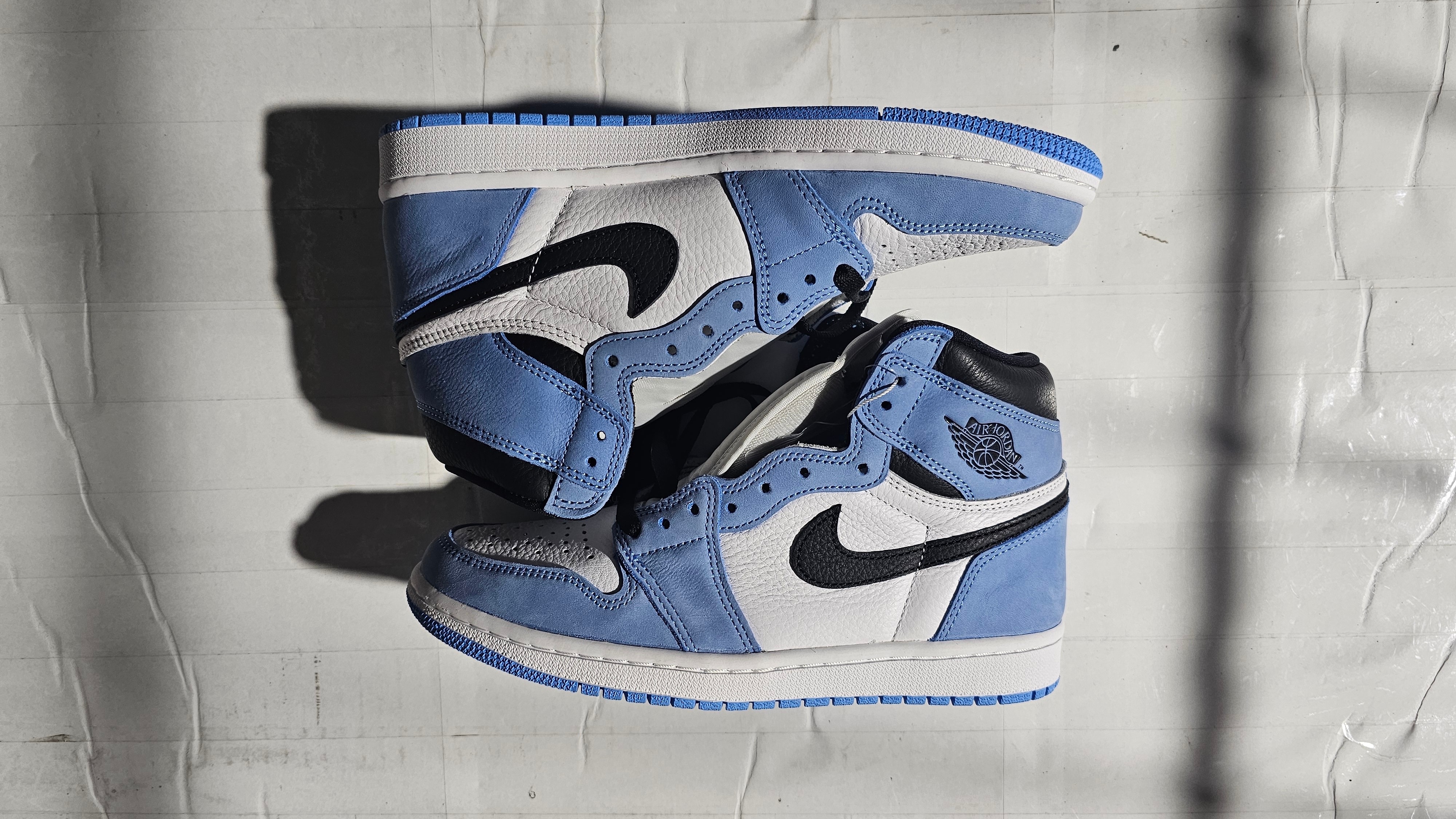 Nike Air Jordan 1 High OG "University Blue"
