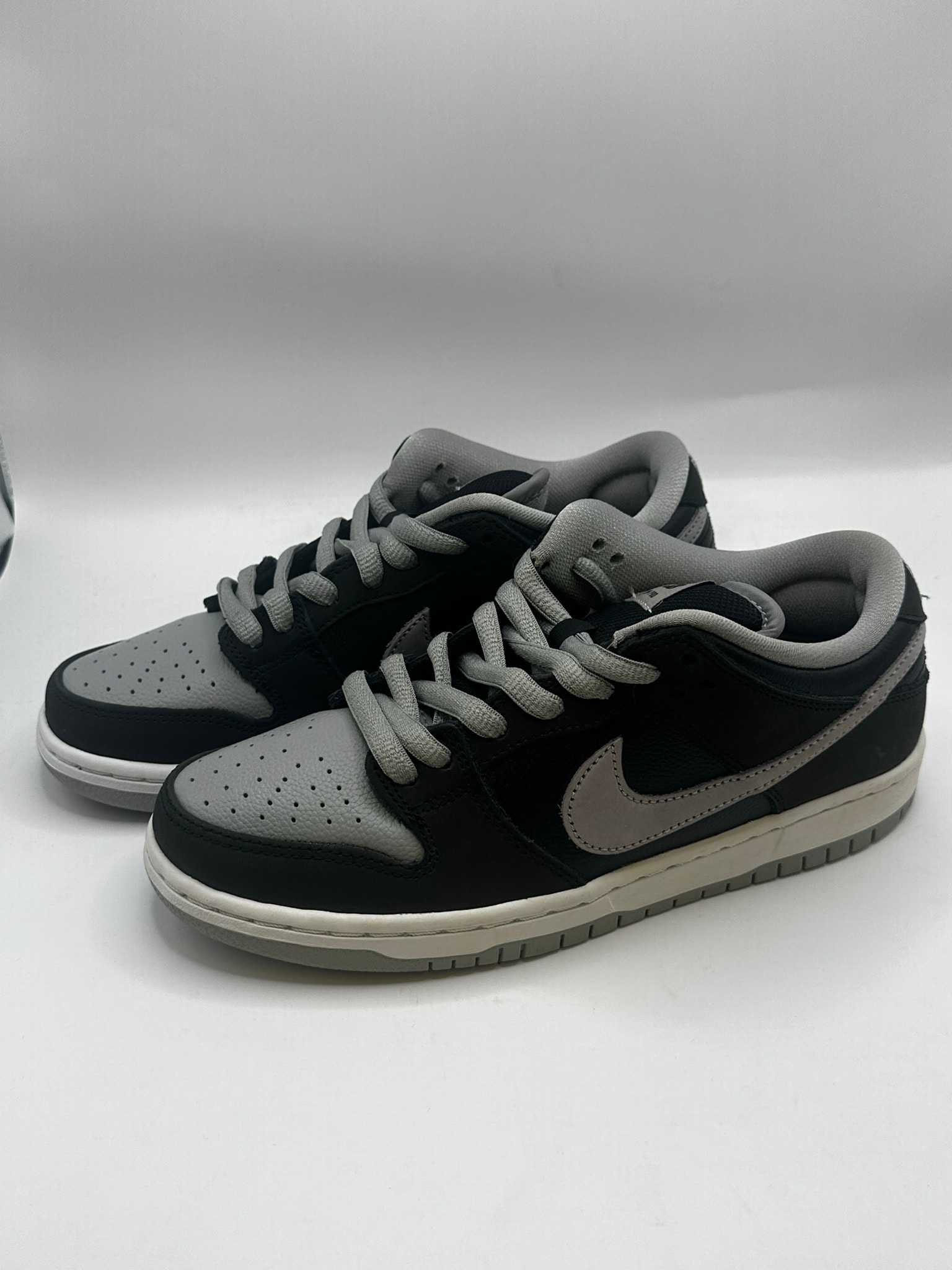 Nike SB Dunk Low "Shadow"