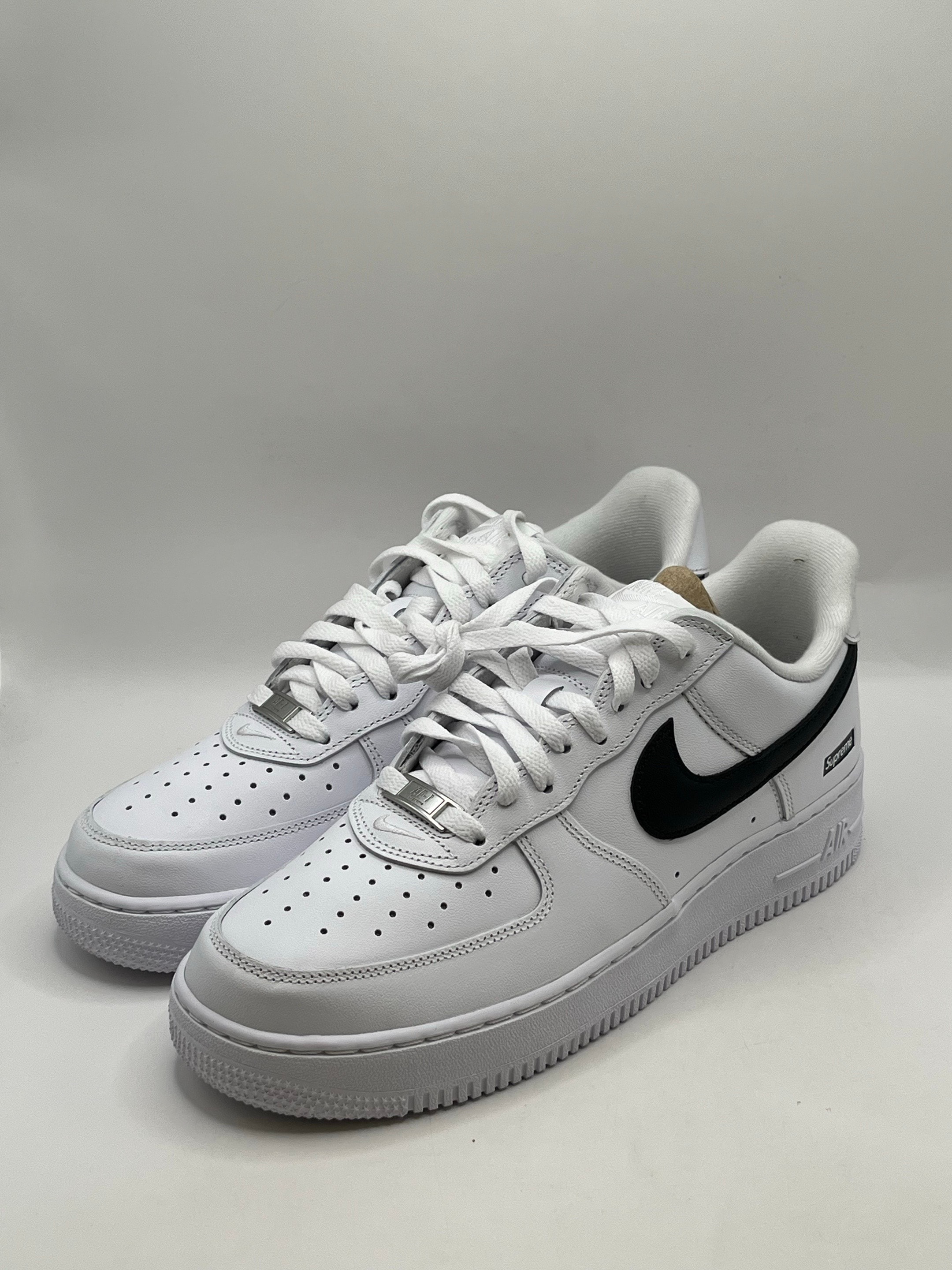 Supreme × Nike Air Force 1 Low "White/Black"