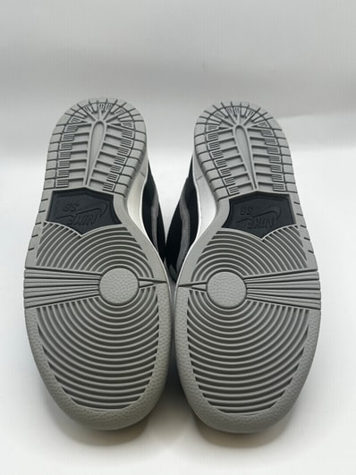 Nike SB Dunk Low "Shadow"