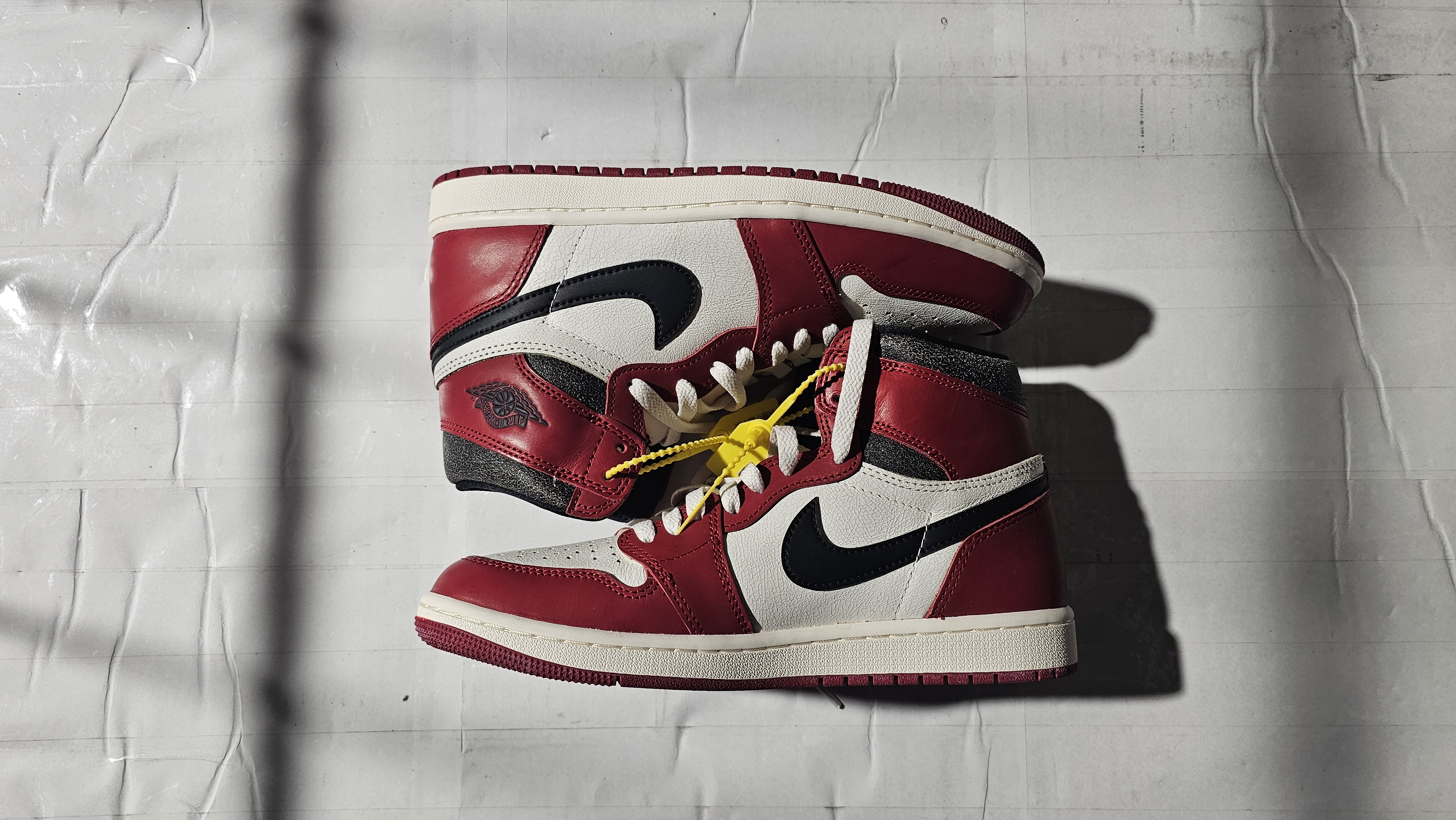 Nike Air Jordan 1 High OG "Lost & Found/Chicago"