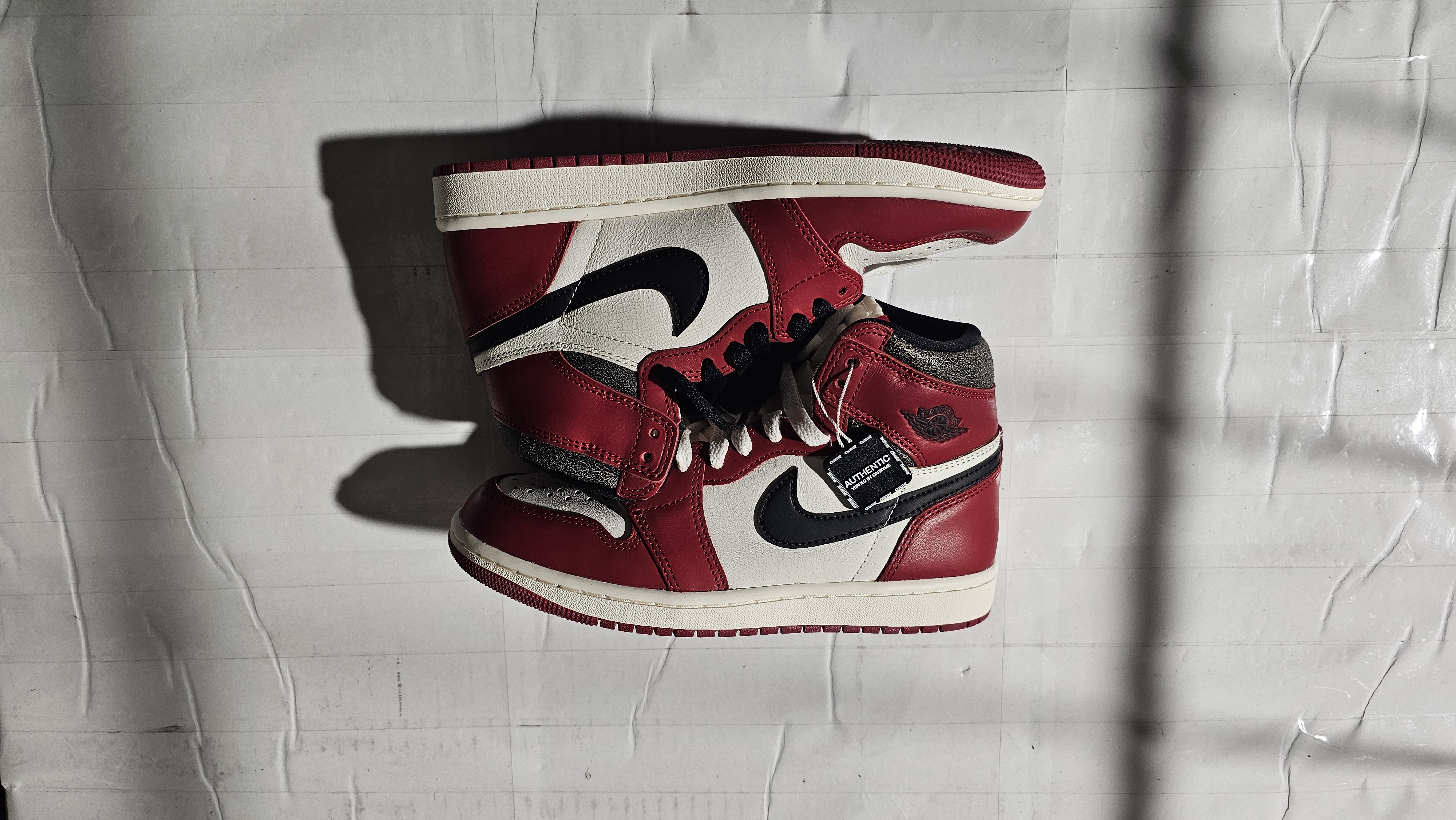 Nike Air Jordan 1 High OG "Lost & Found/Chicago"