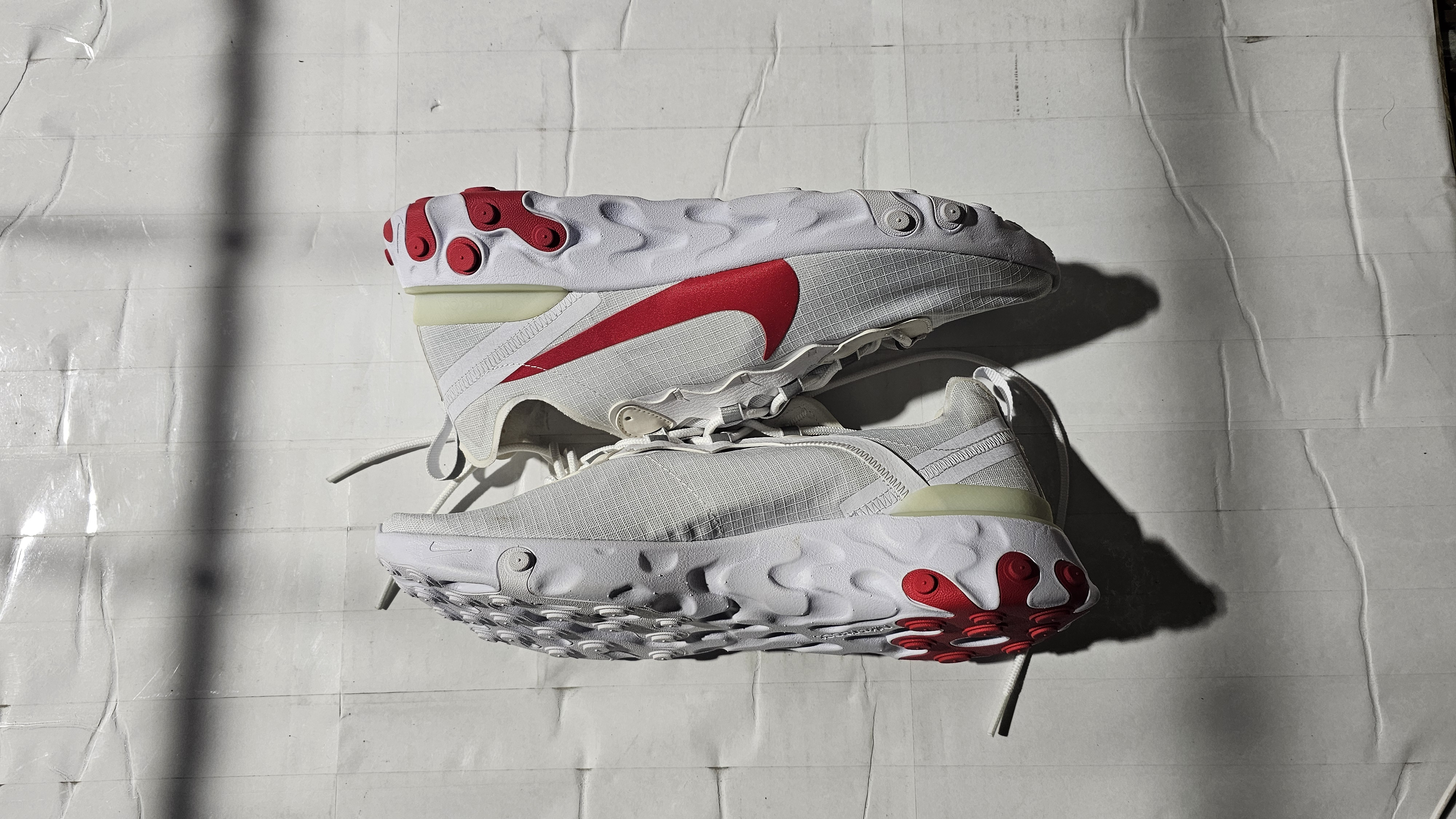 ナイキ リアクト エレメント 55 "ホワイト/レッド"