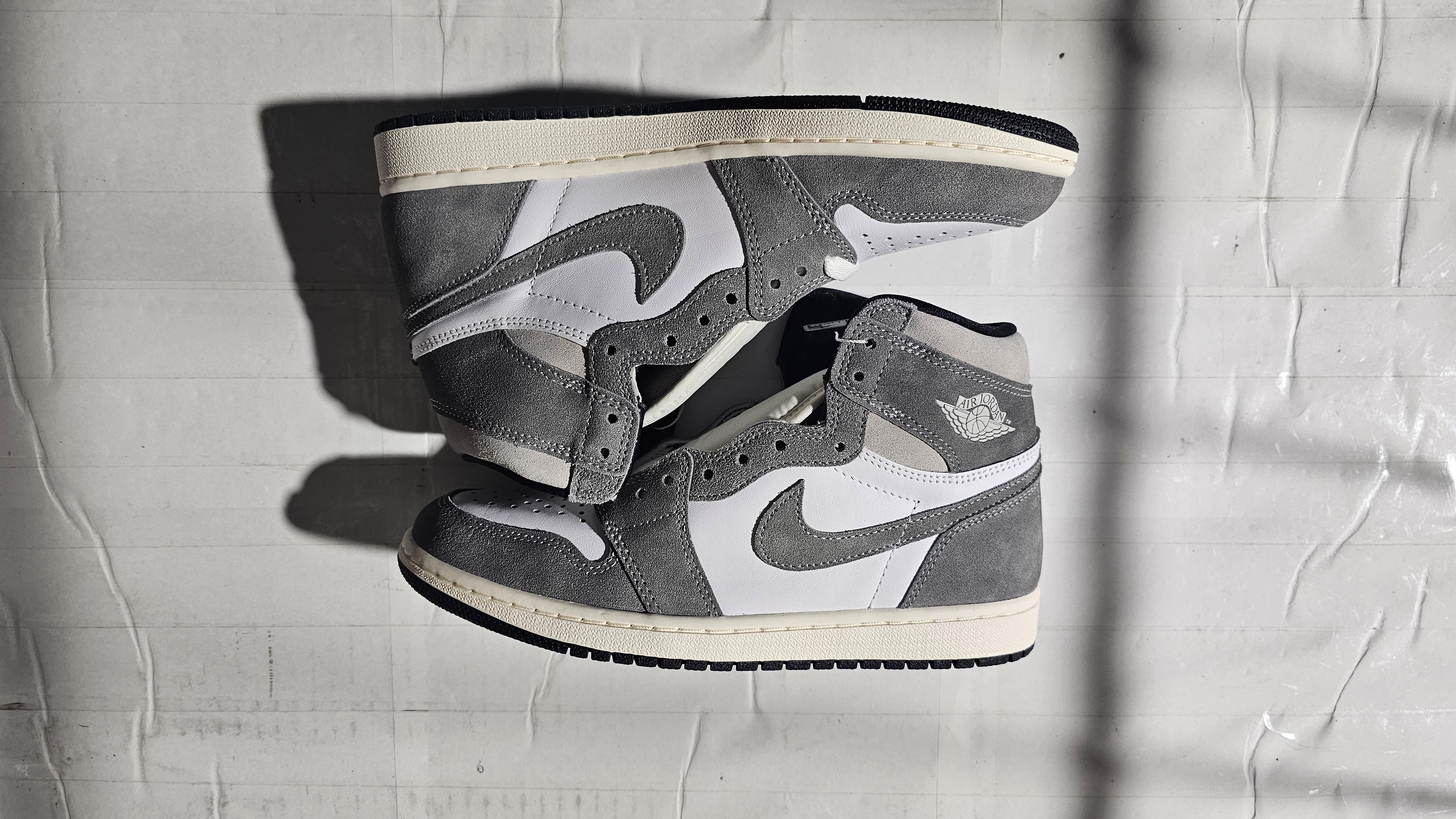 Nike Air Jordan 1 Retro High OG "Black and Smoke Grey"