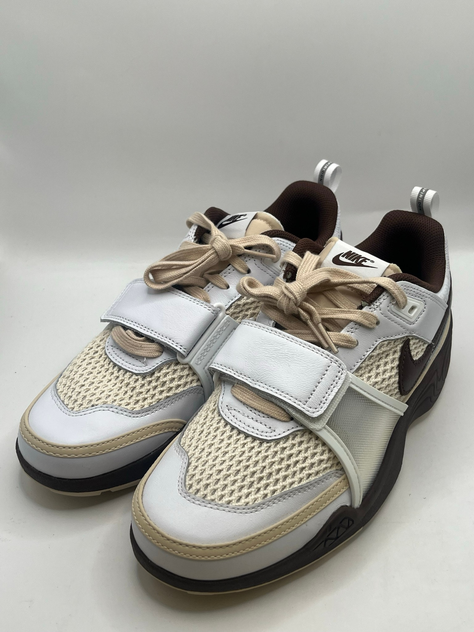 Travis Scott × Nike Zoom Field Jaxx "White and Light Chocolate"