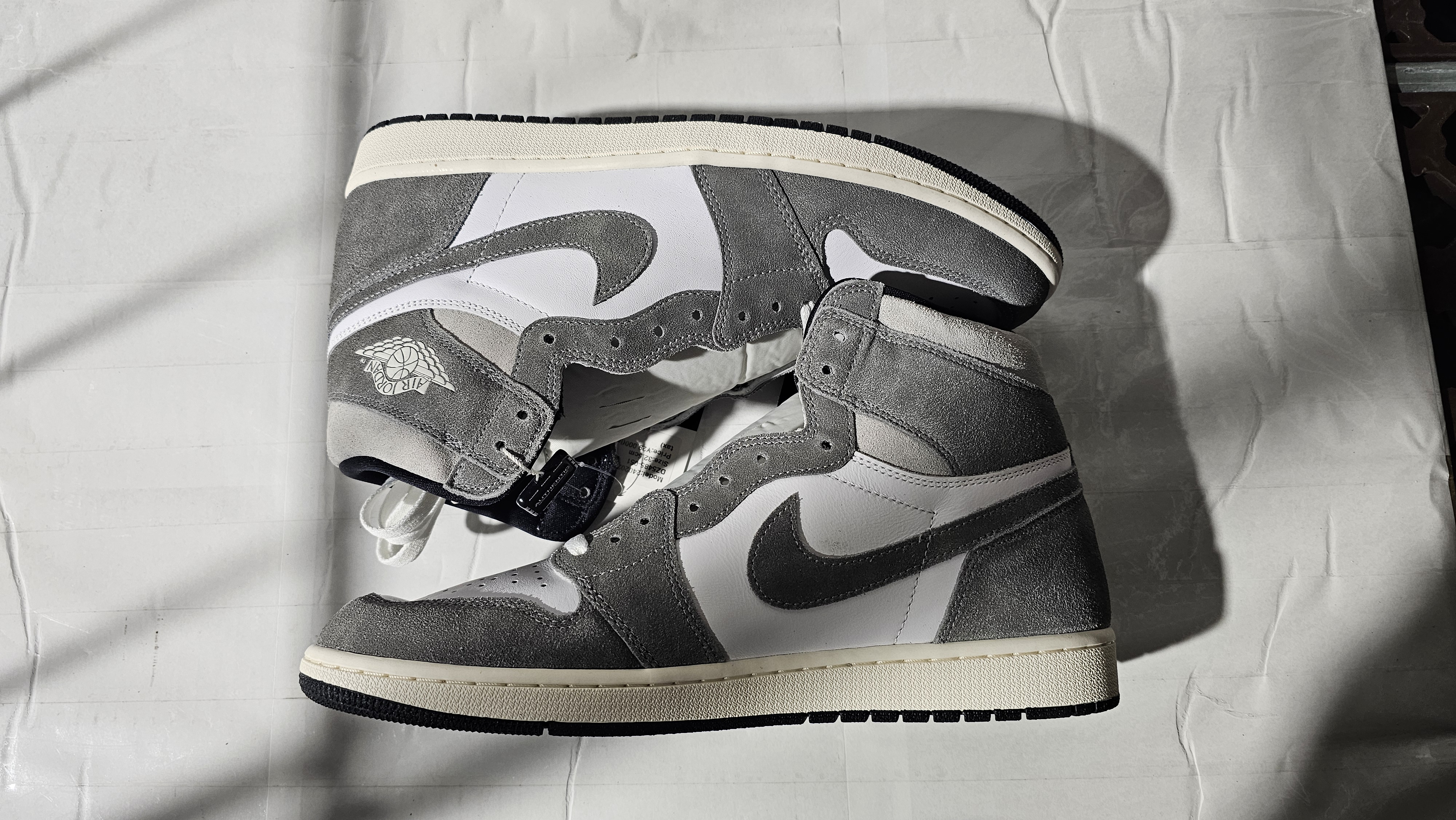 Nike Air Jordan 1 Retro High OG "Black and Smoke Grey"