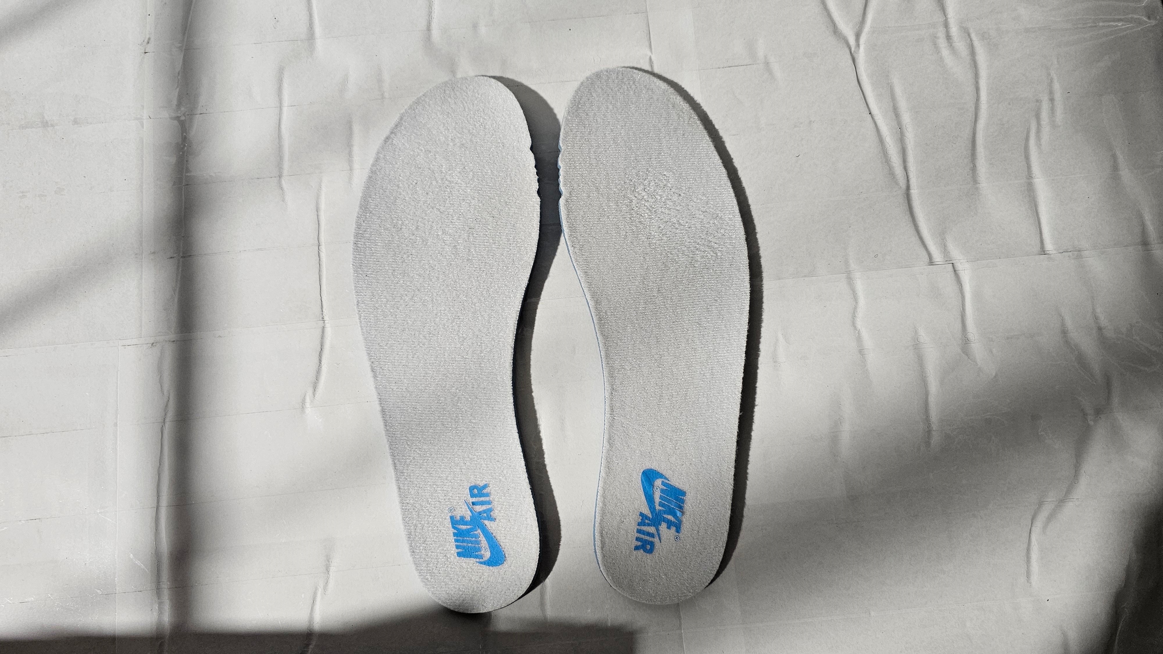 Nike Air Jordan 1 High OG "Hyper Royal"