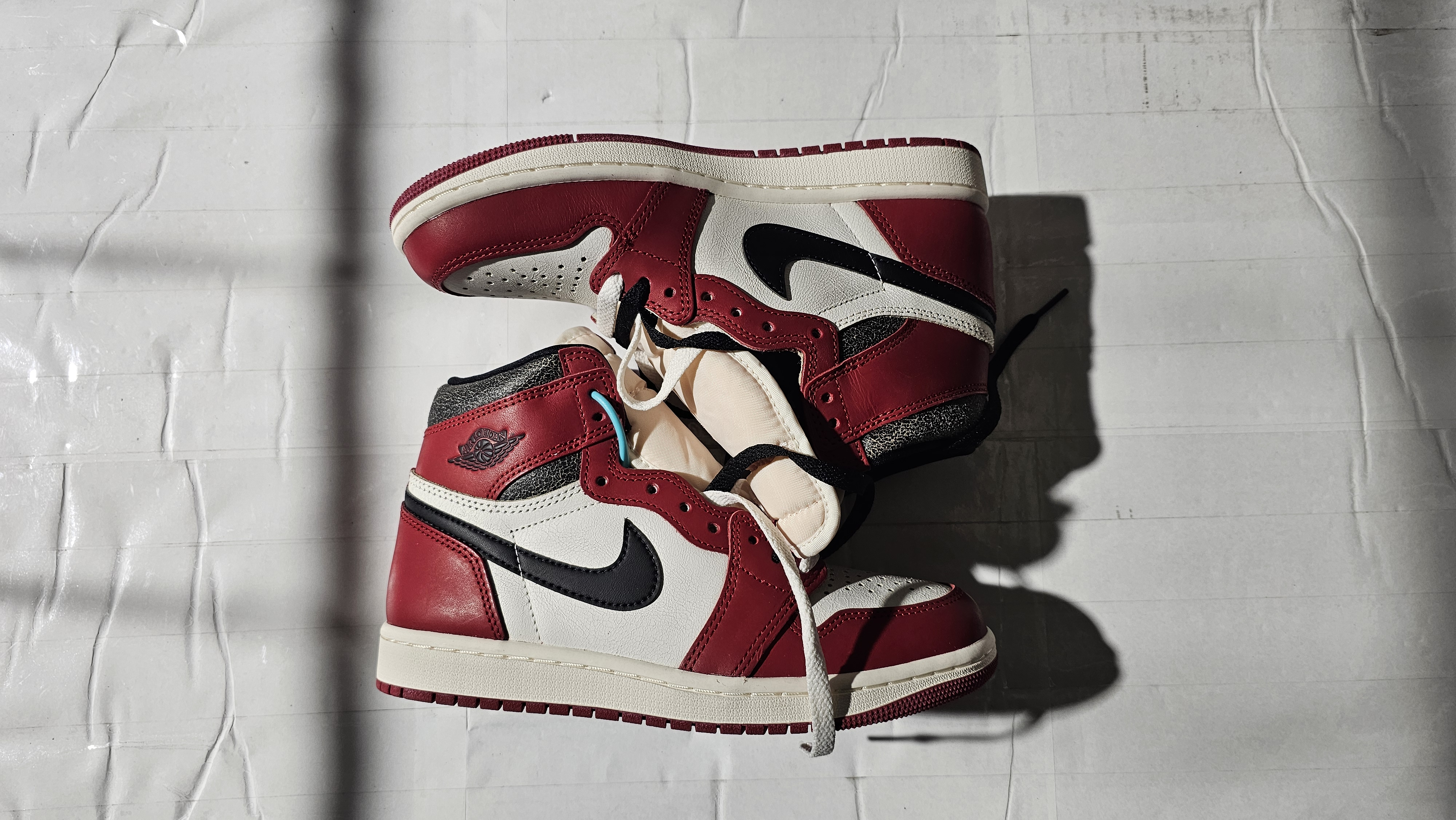 Nike Air Jordan 1 High OG "Lost & Found/Chicago"