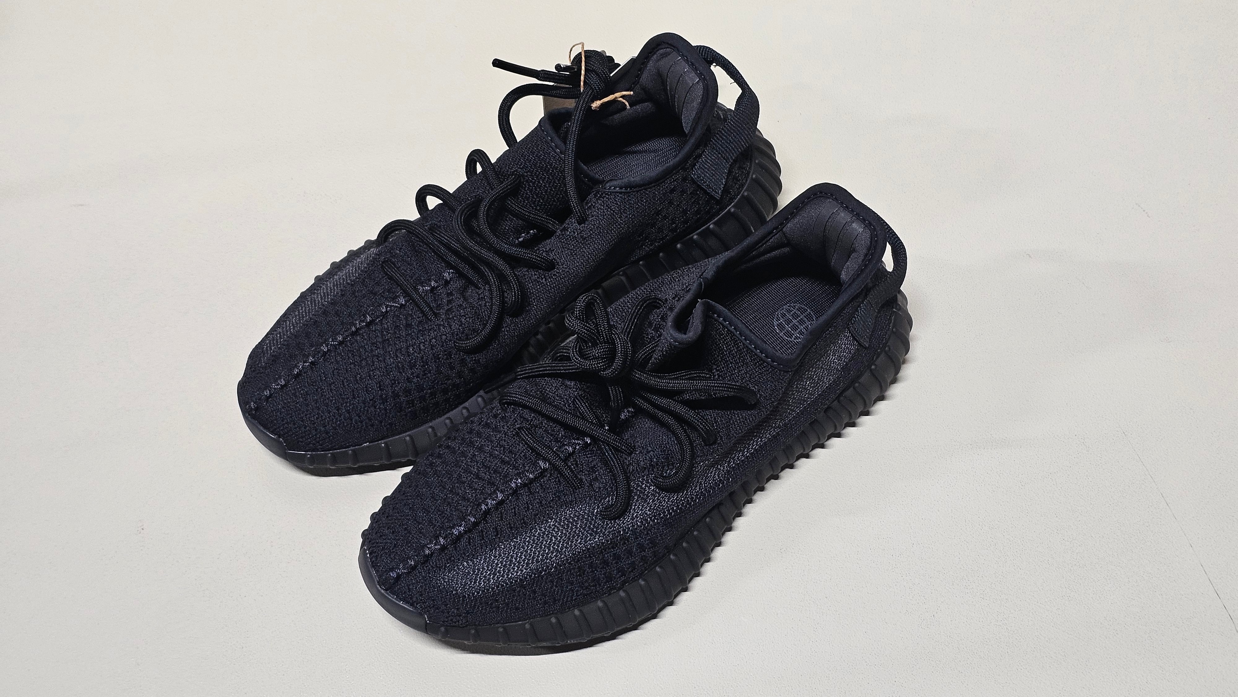 adidas YEEZY Boost 350V2 "Onyx"