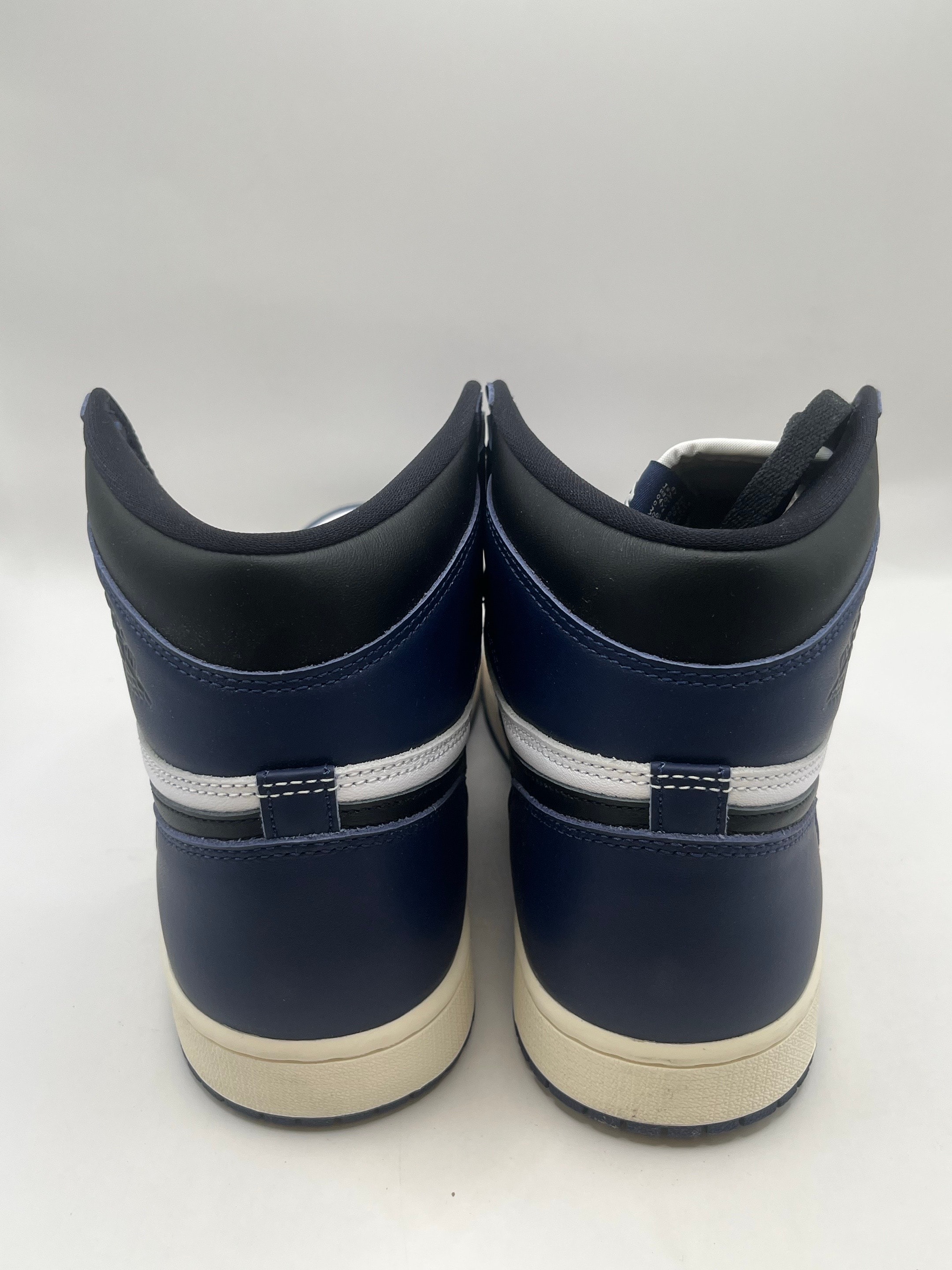 Nike Air Jordan 1 Retro High OG "Midnight Navy"