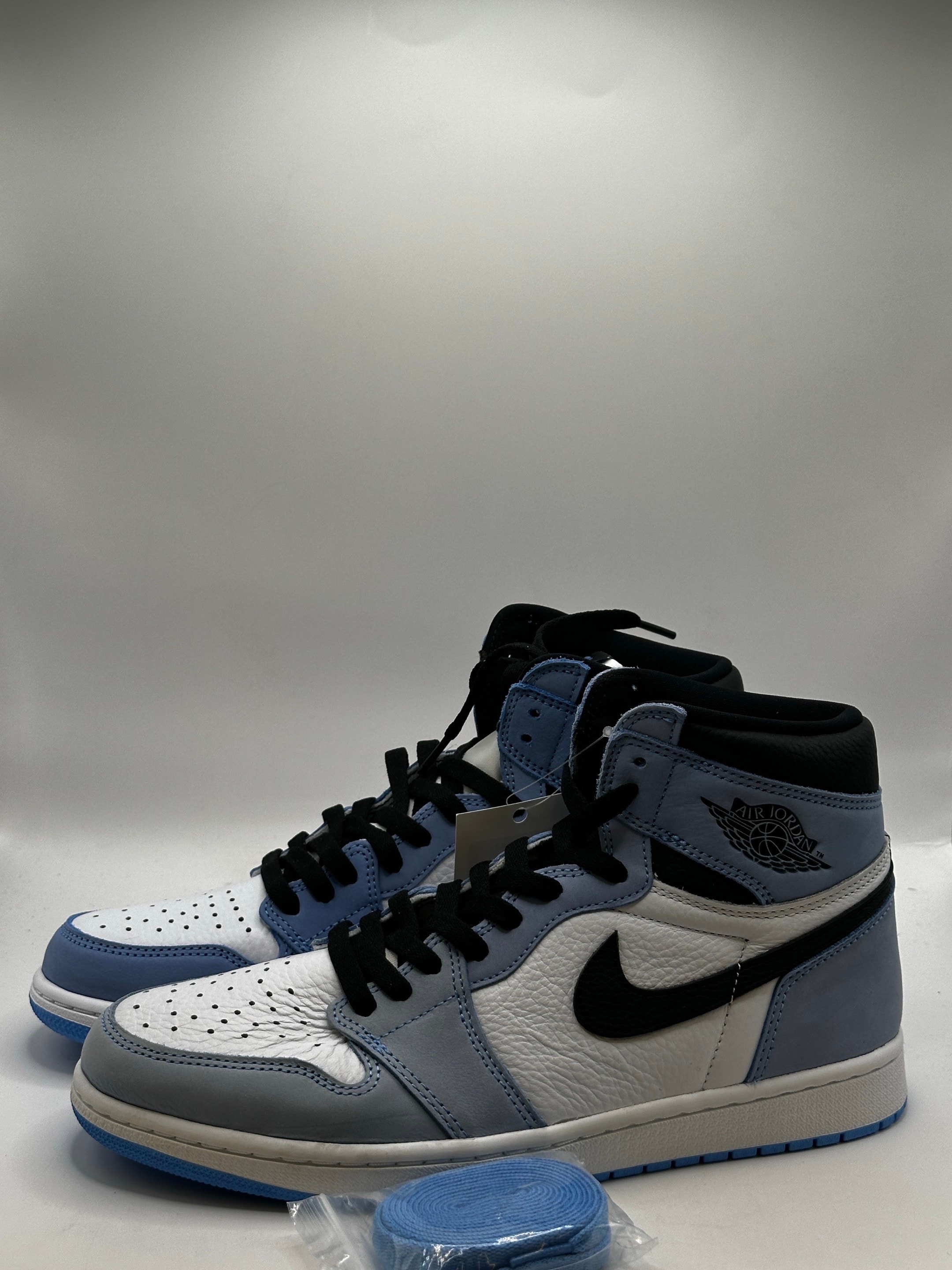 Nike Air Jordan 1 High OG "University Blue"