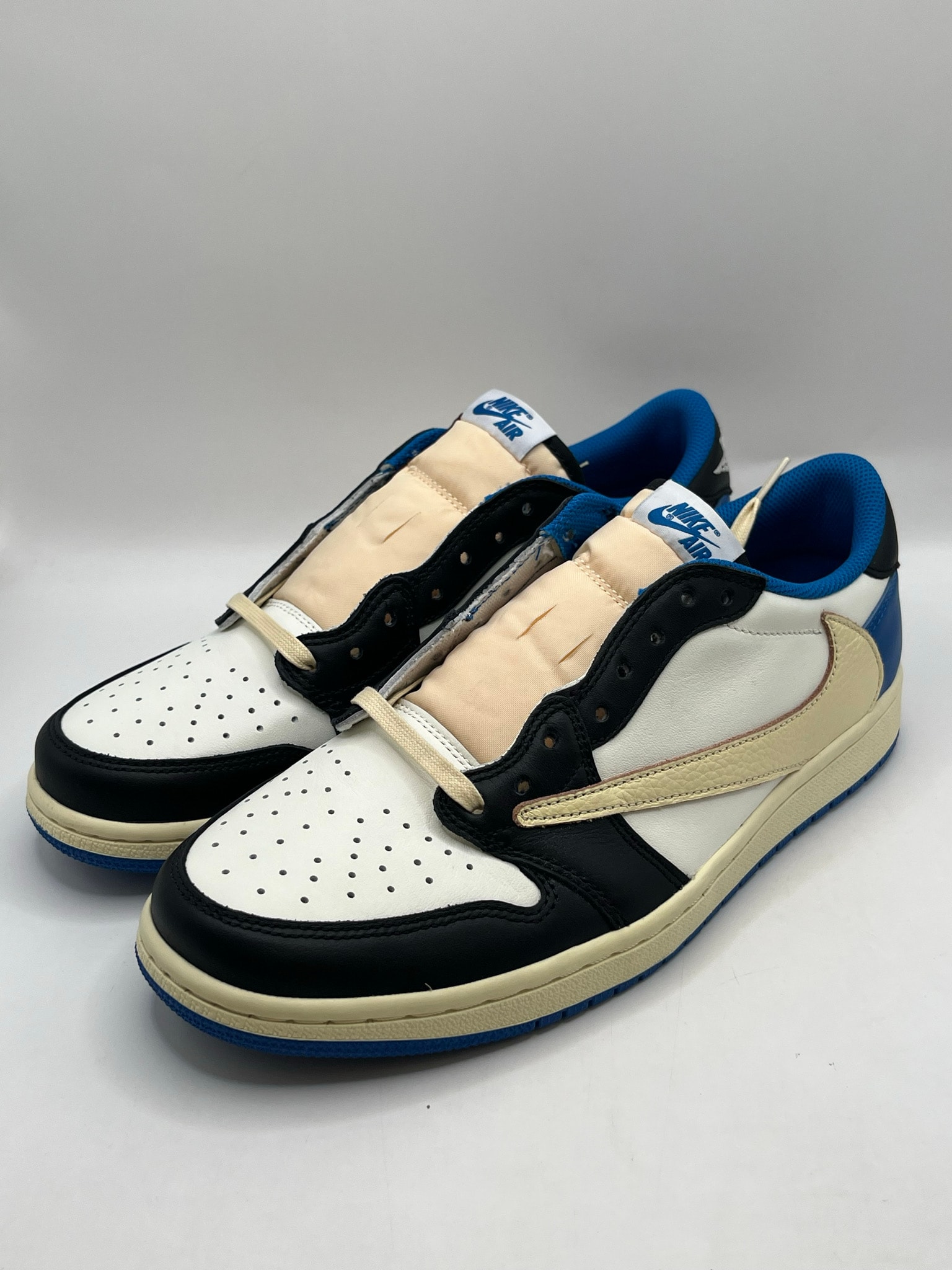 Travis Scott × fragment design × Nike Air Jordan 1 Low OG SP "Military Blue"
