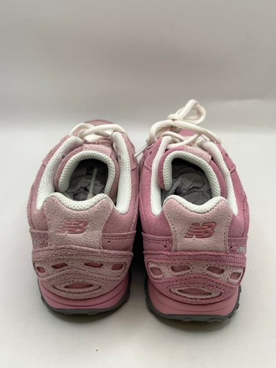 New Balance 204L "Pink Taffy/Rose Sugar"