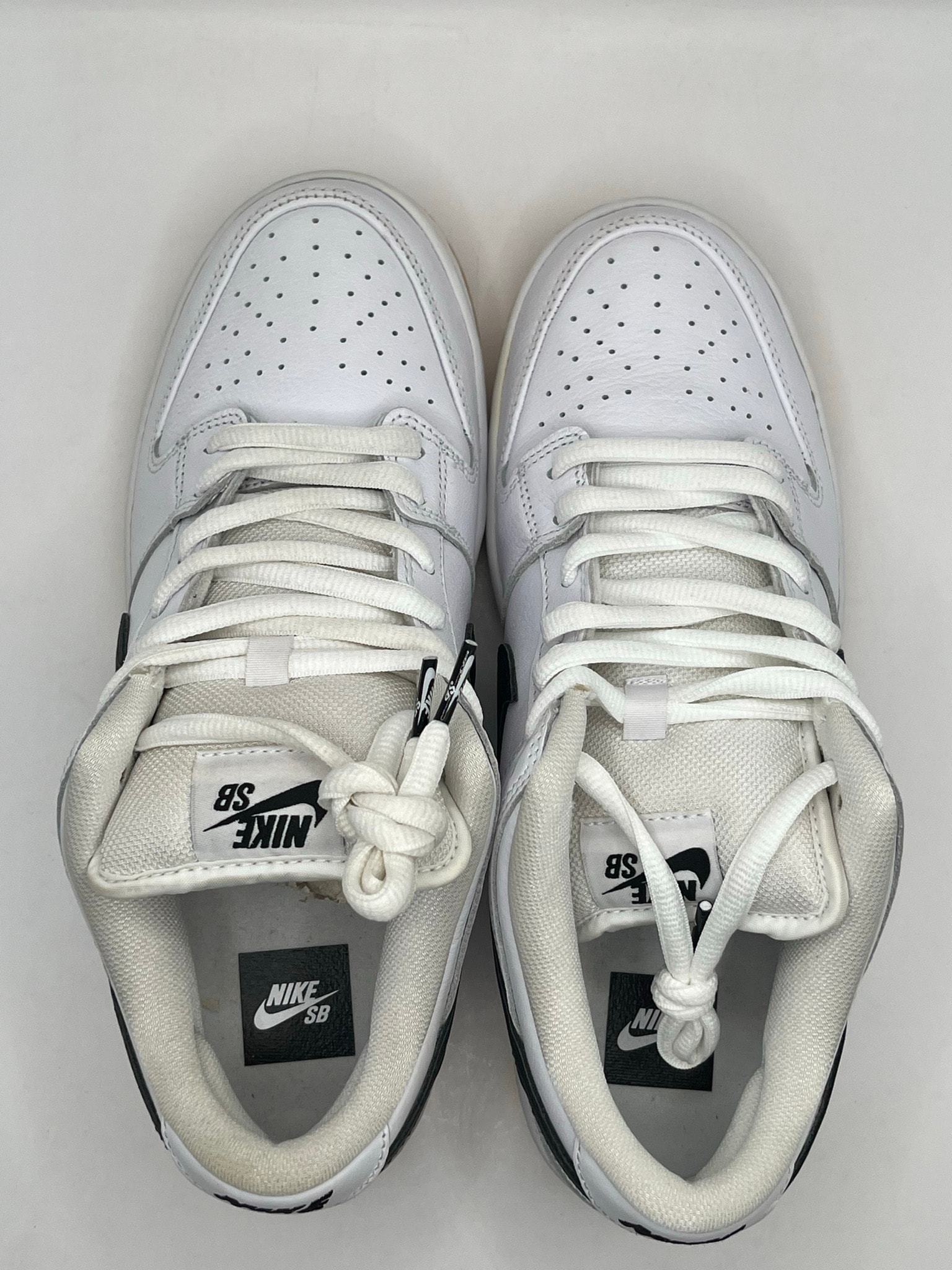 Nike SB Dunk Low Pro "White/Black-White-Gum Light Brown"