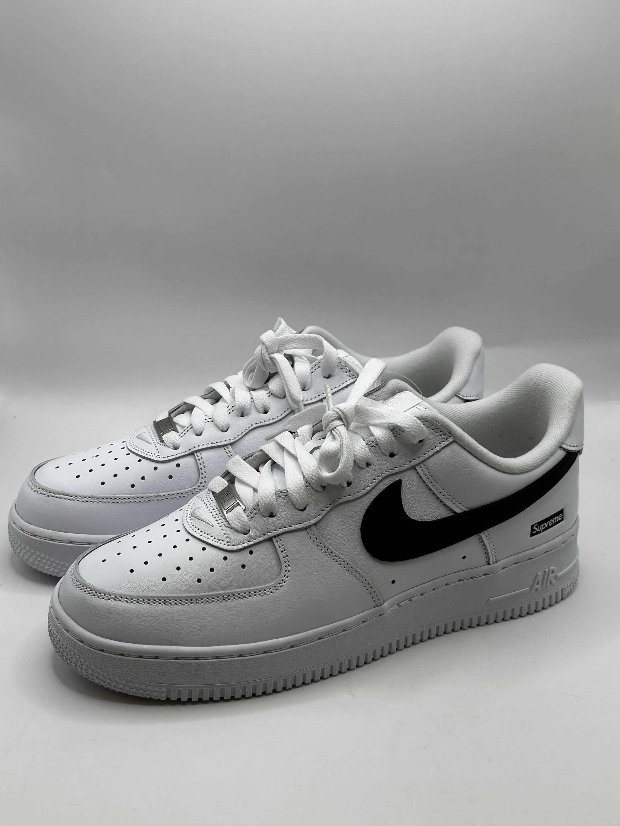 Supreme × Nike Air Force 1 Low "White/Black"