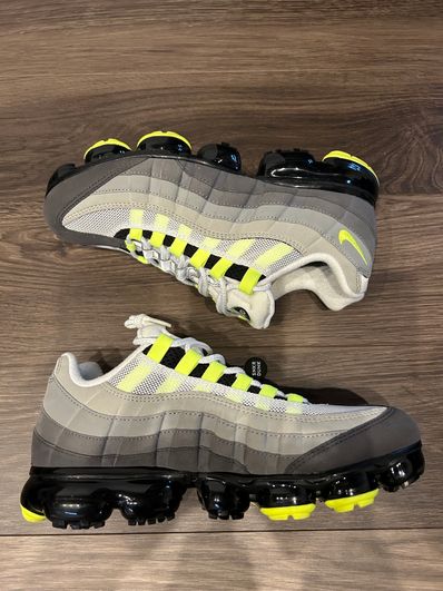 Nike Air Vapormax 95 "Neon"