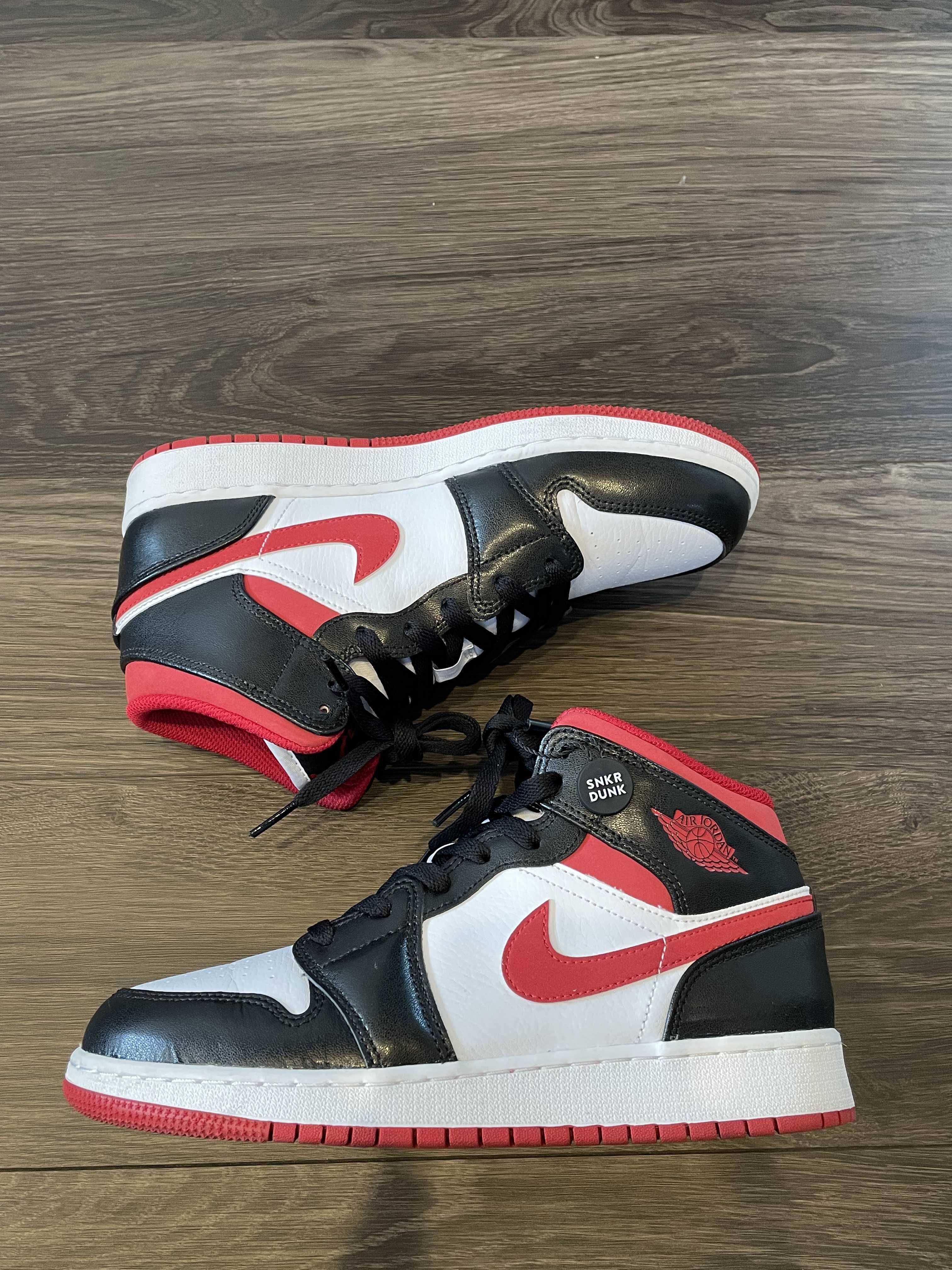 NIKE GS AIR JORDAN 1 MID "WHITE/GYM RED/BLACK"