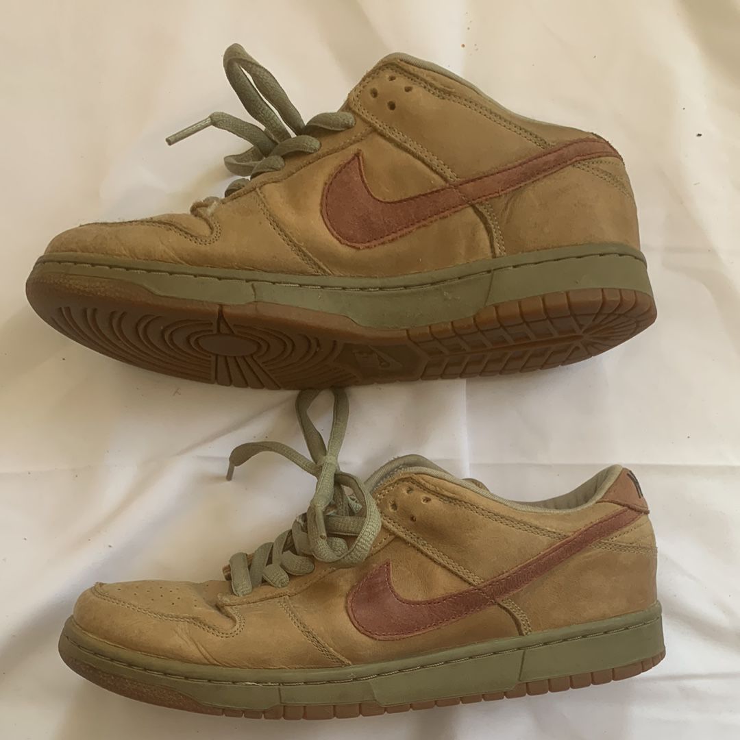 Nike SB Dunk Low "Grit Team Red"