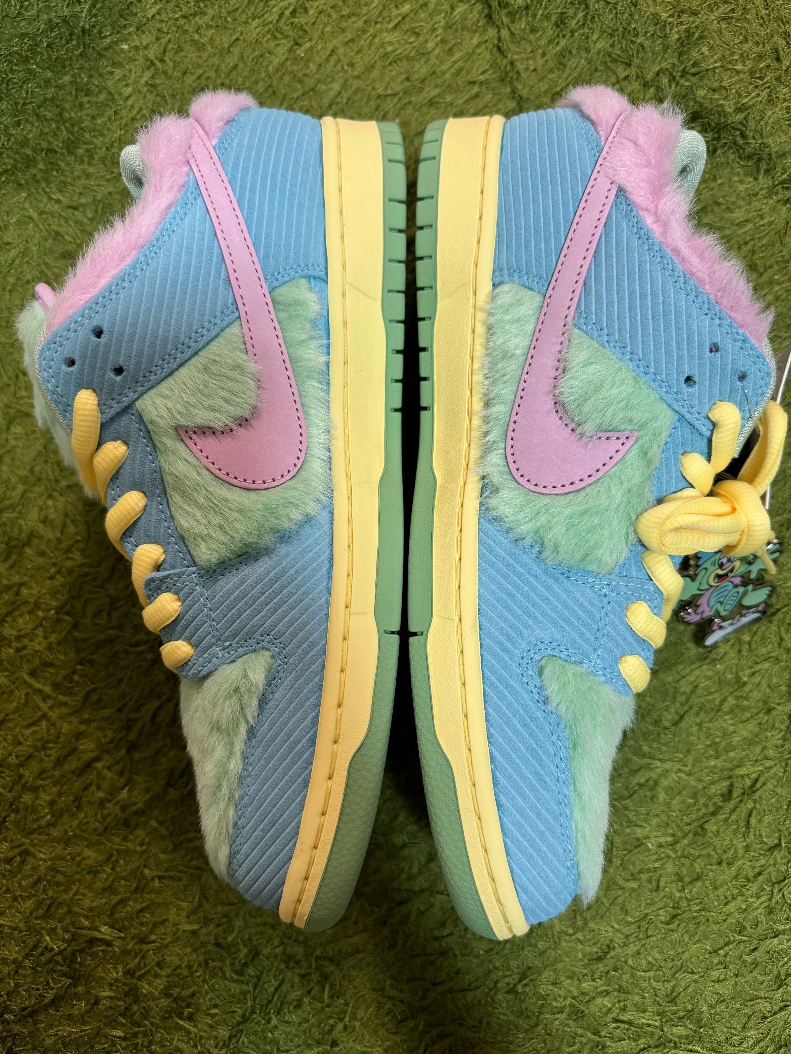 VERDY × Nike SB Dunk Low Pro QS "Visty/Blue Gaze and Enamel Green"