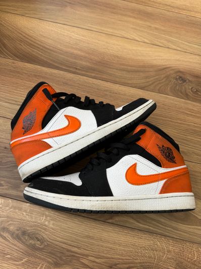 NIKE AIR JORDAN 1 MID "SHATTERED BACKBOARD"