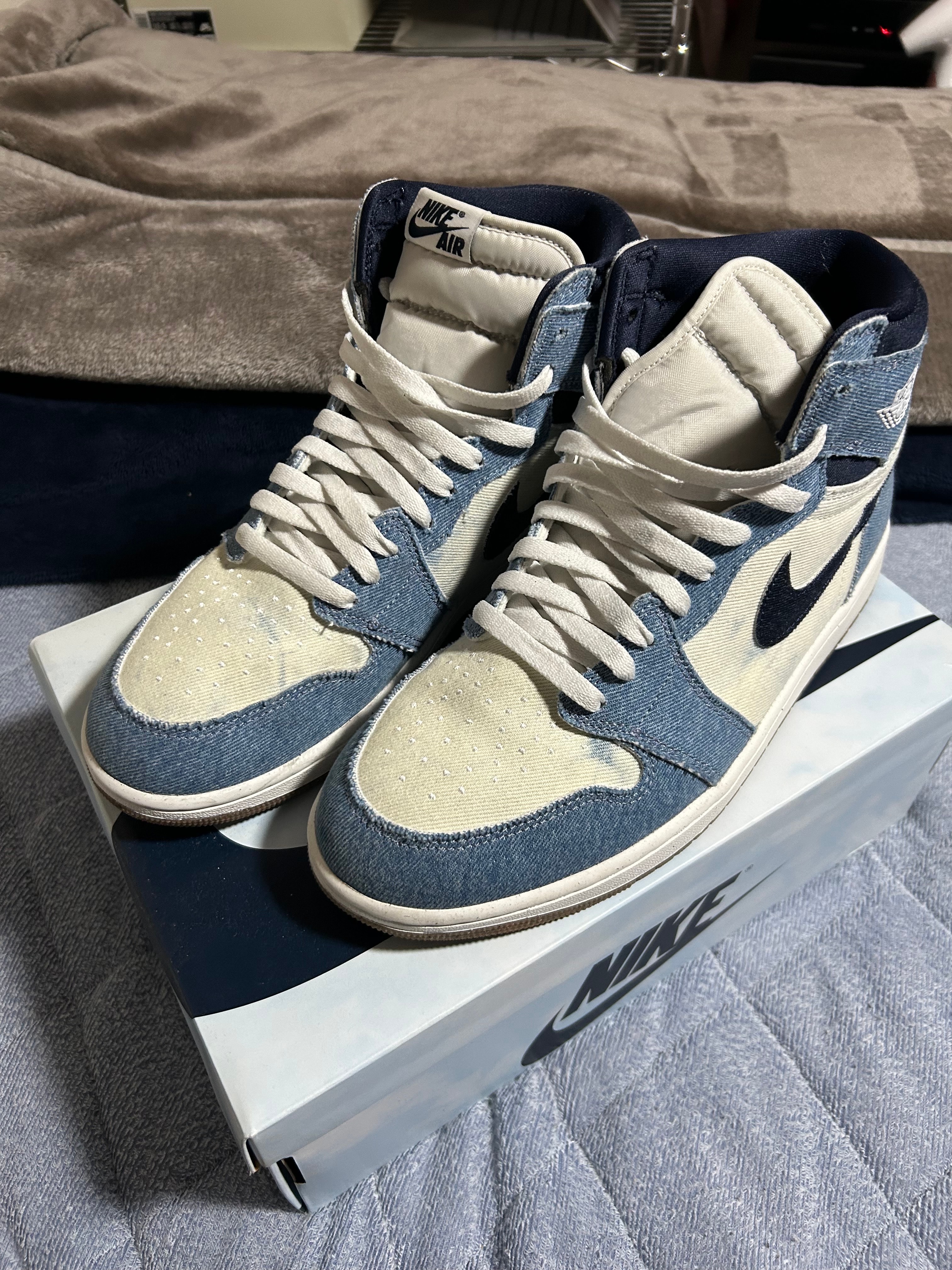 Nike Air Jordan 1 Retro High OG "Denim"