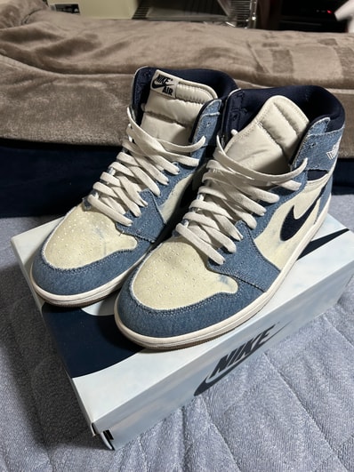 Nike Air Jordan 1 Retro High OG "Denim"
