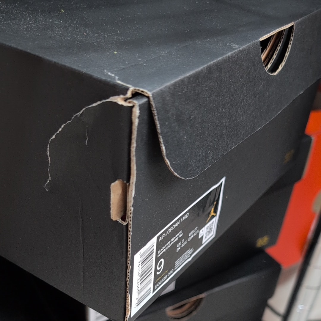 Nike Air Jordan 1 Mid "Bred Toe"