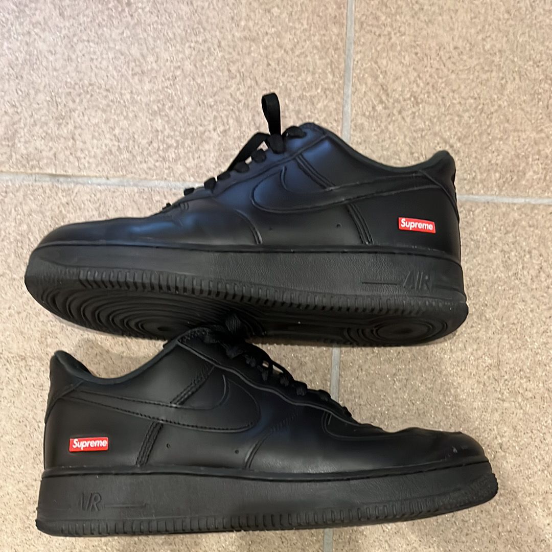 Supreme × Nike Air Force 1 Low "Black"