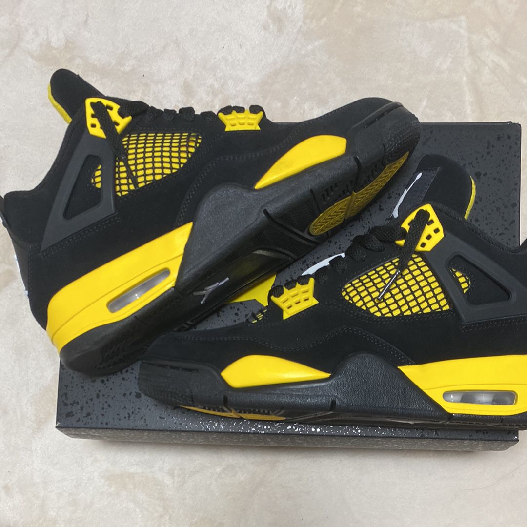 Nike Air Jordan 4 Retro "Thunder"(2023)
