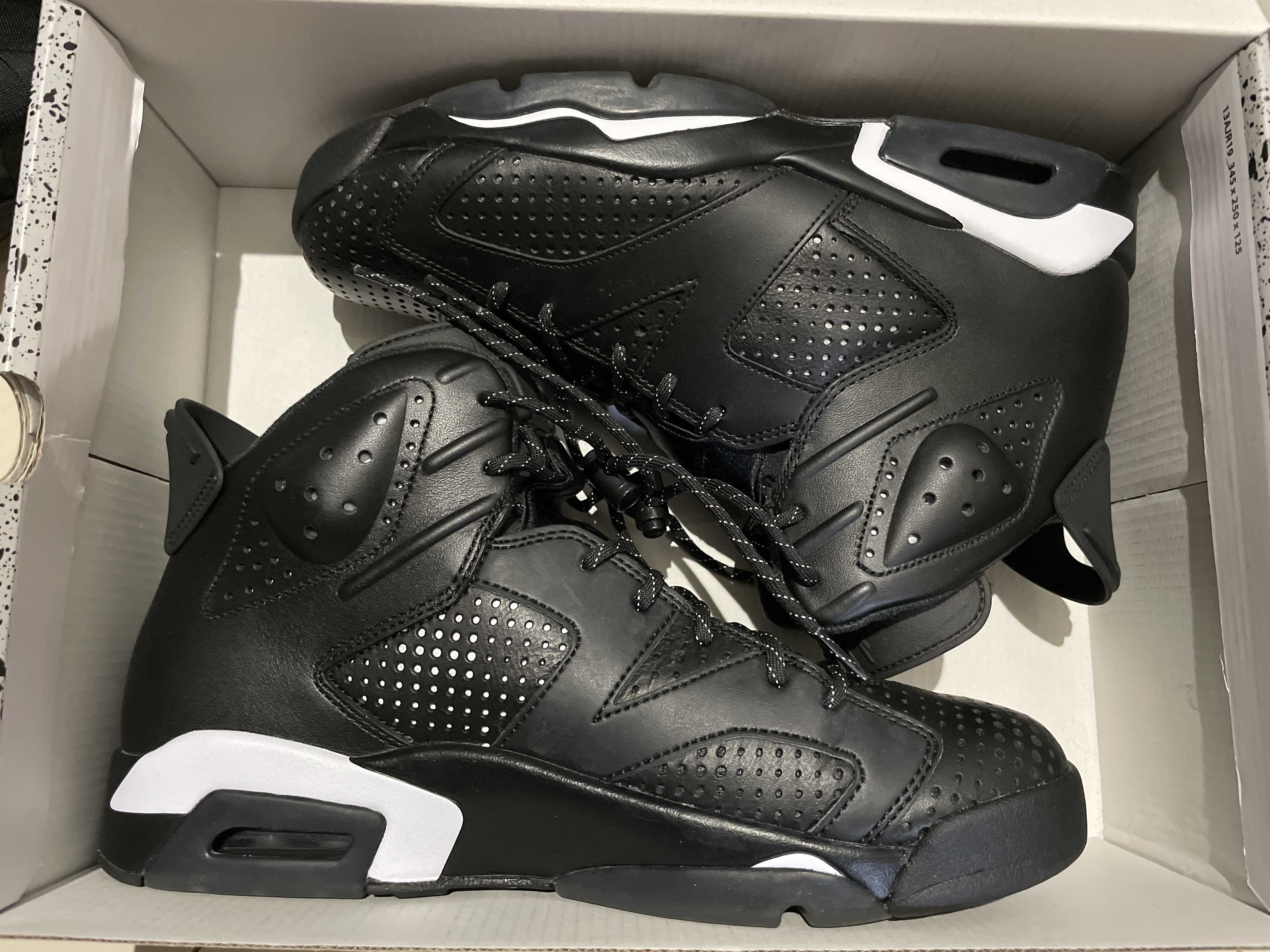 NIKE AIR JORDAN 6 RETRO "BLACK CAT"