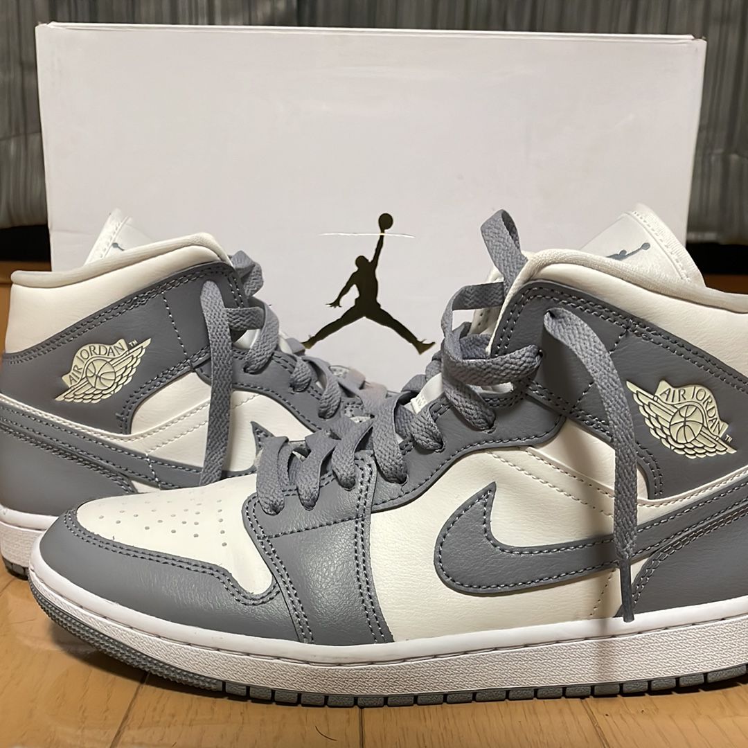 Nike Women's Air Jordan 1 Mid "Grey/Sail"